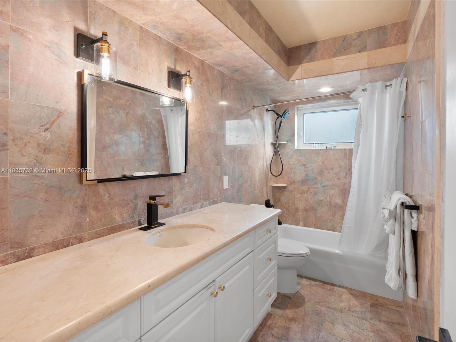 EMERALD HILLS - Residential