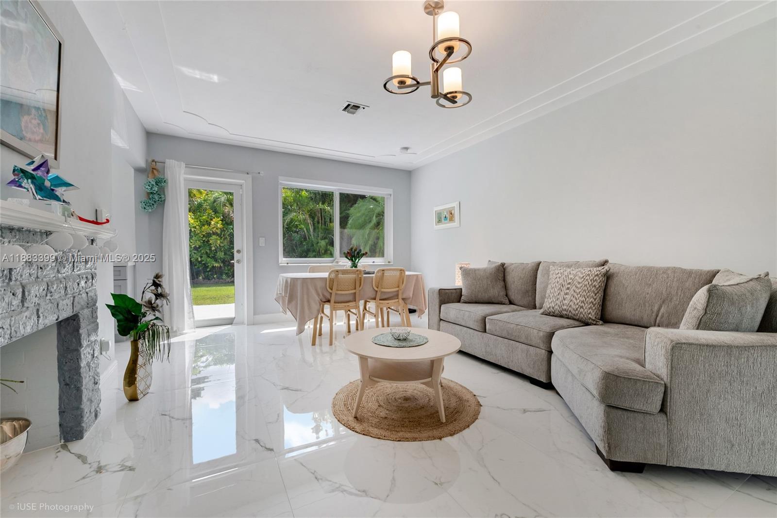 TAMIAMI PLACE PLAN 1 - Residential