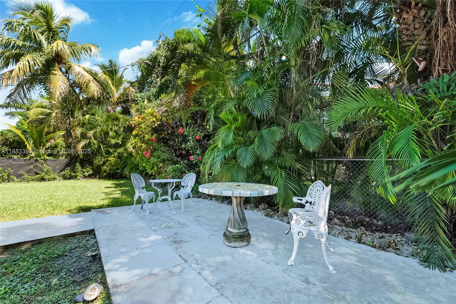 TAMIAMI PLACE PLAN 1 - Residential