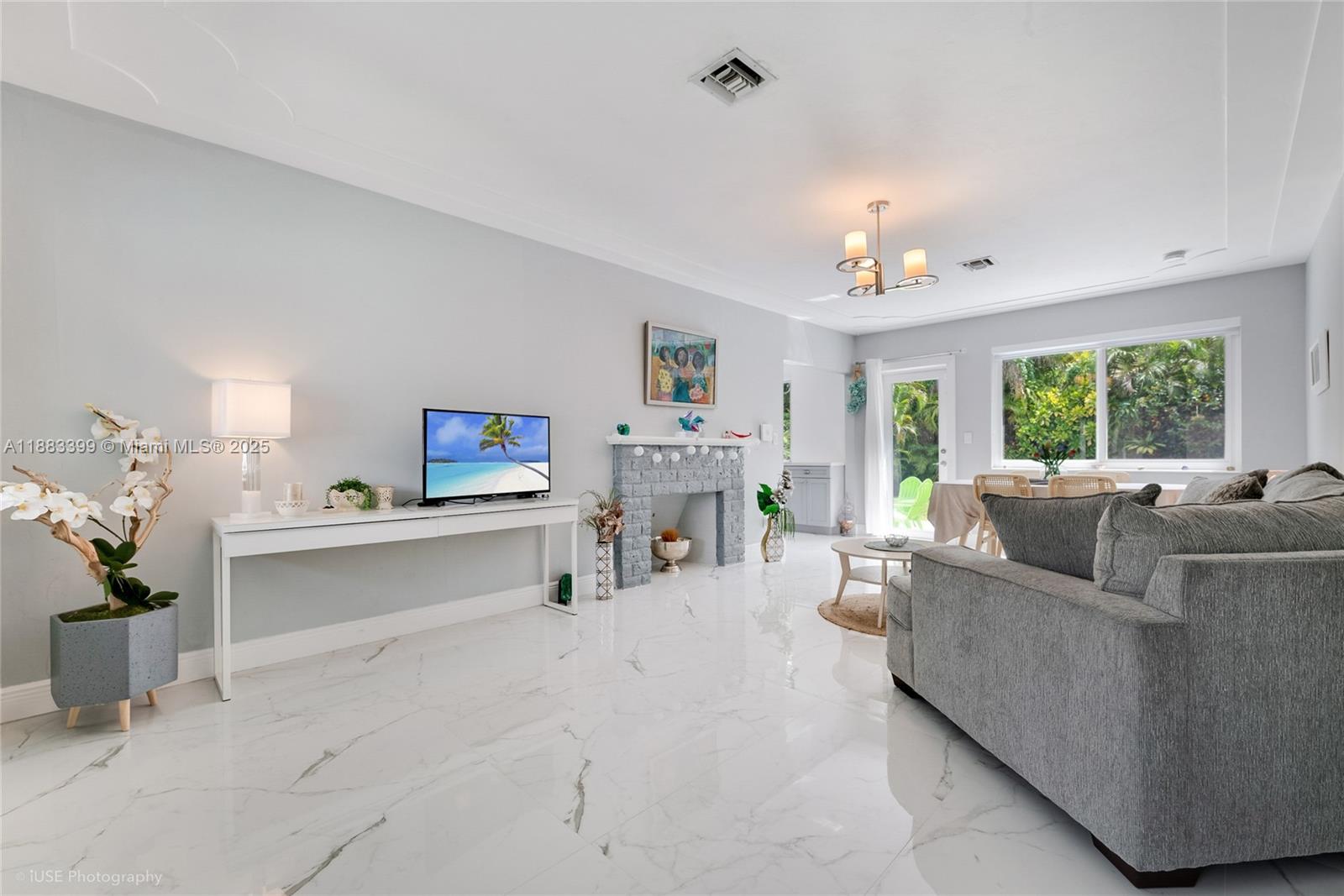 TAMIAMI PLACE PLAN 1 - Residential