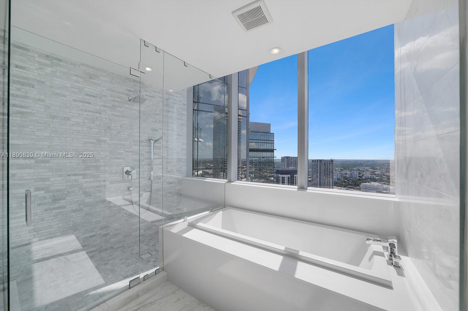 PARAMOUNT MIAMI WORLDCENT - Residential