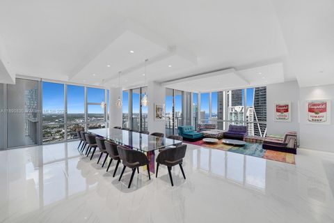 851 NE 1st Ave 4401/4402 Miami FL 33132