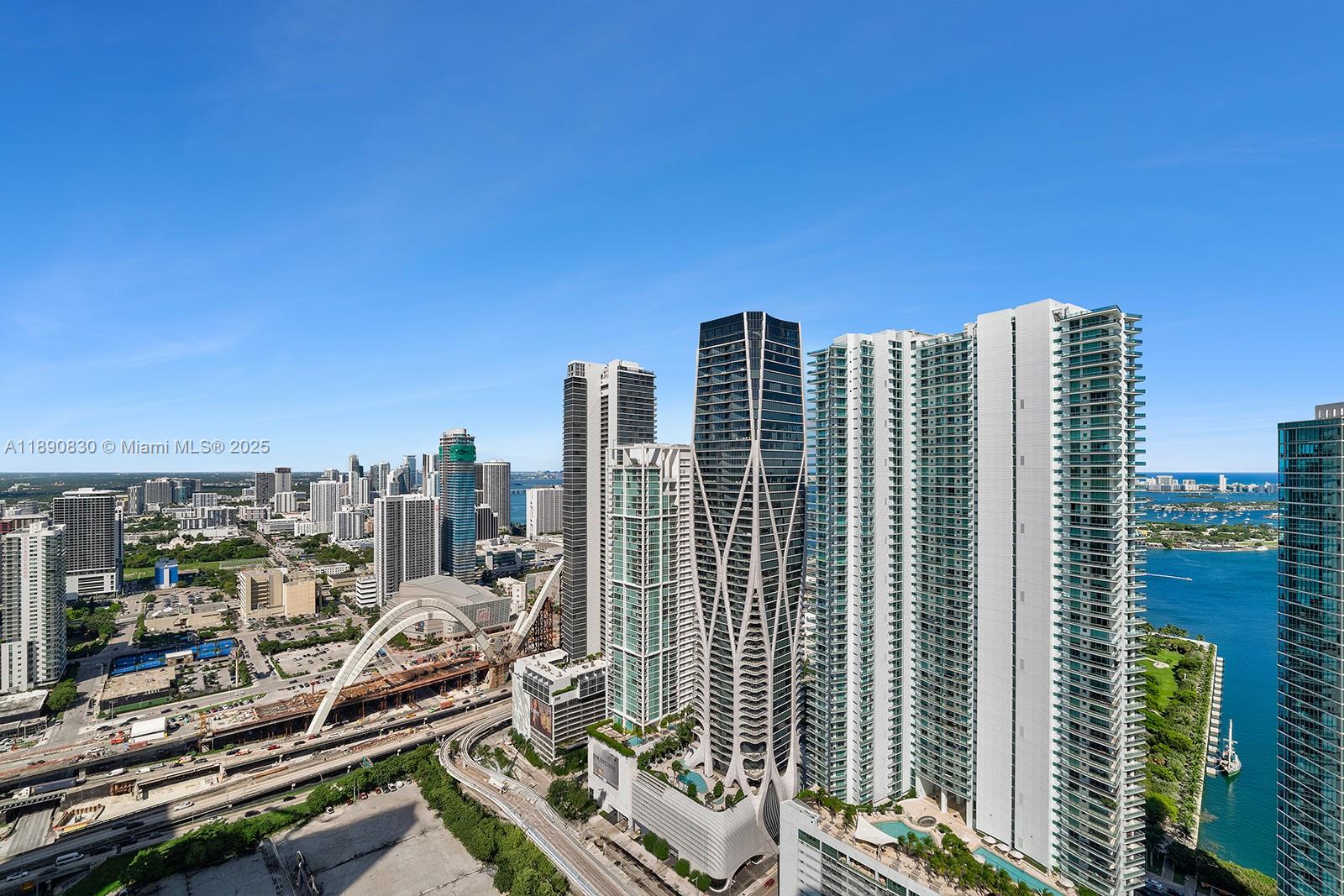 PARAMOUNT MIAMI WORLDCENT - Residential