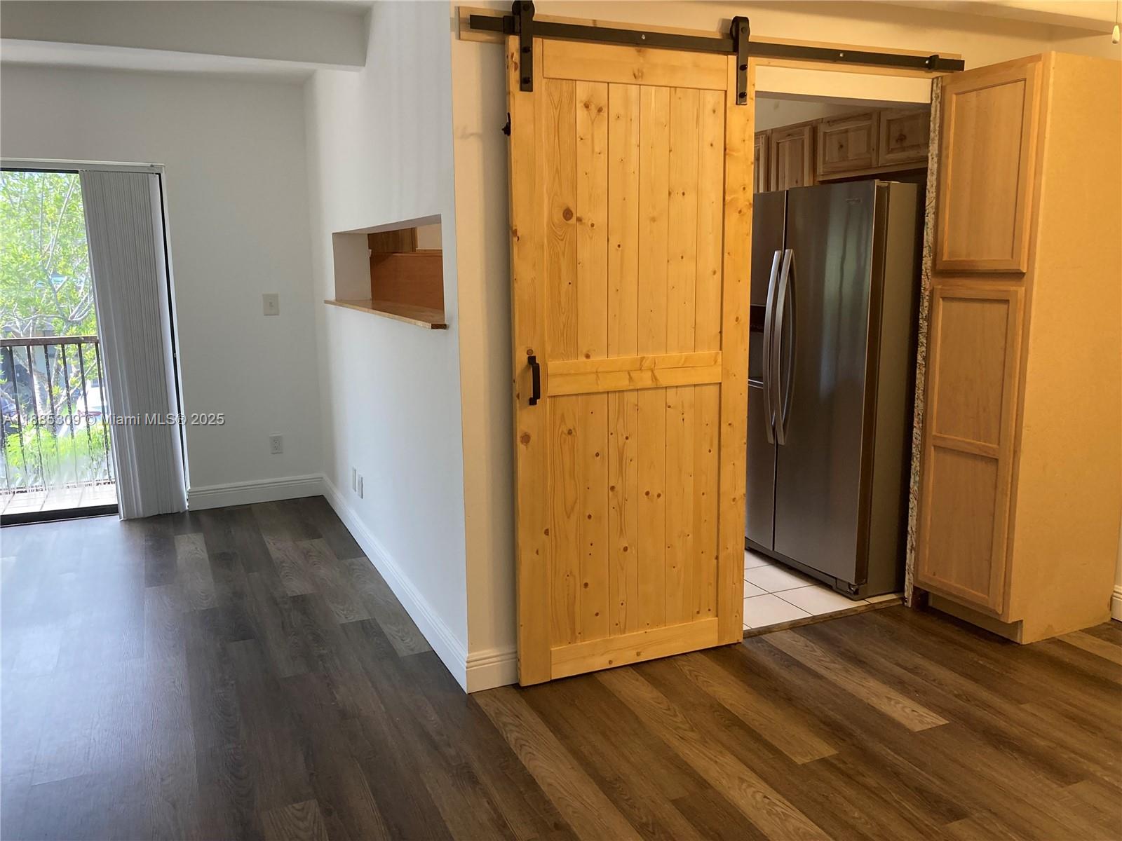 VILLAGE TOWNHOUSE-POMPANO - Residential