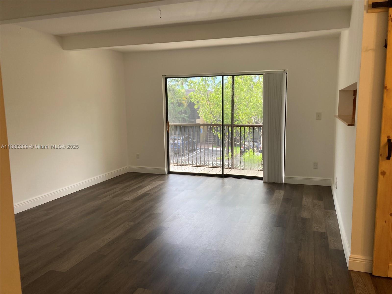 VILLAGE TOWNHOUSE-POMPANO - Residential