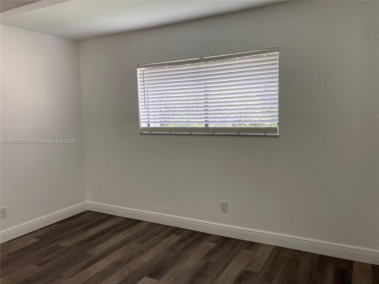 VILLAGE TOWNHOUSE-POMPANO - Residential