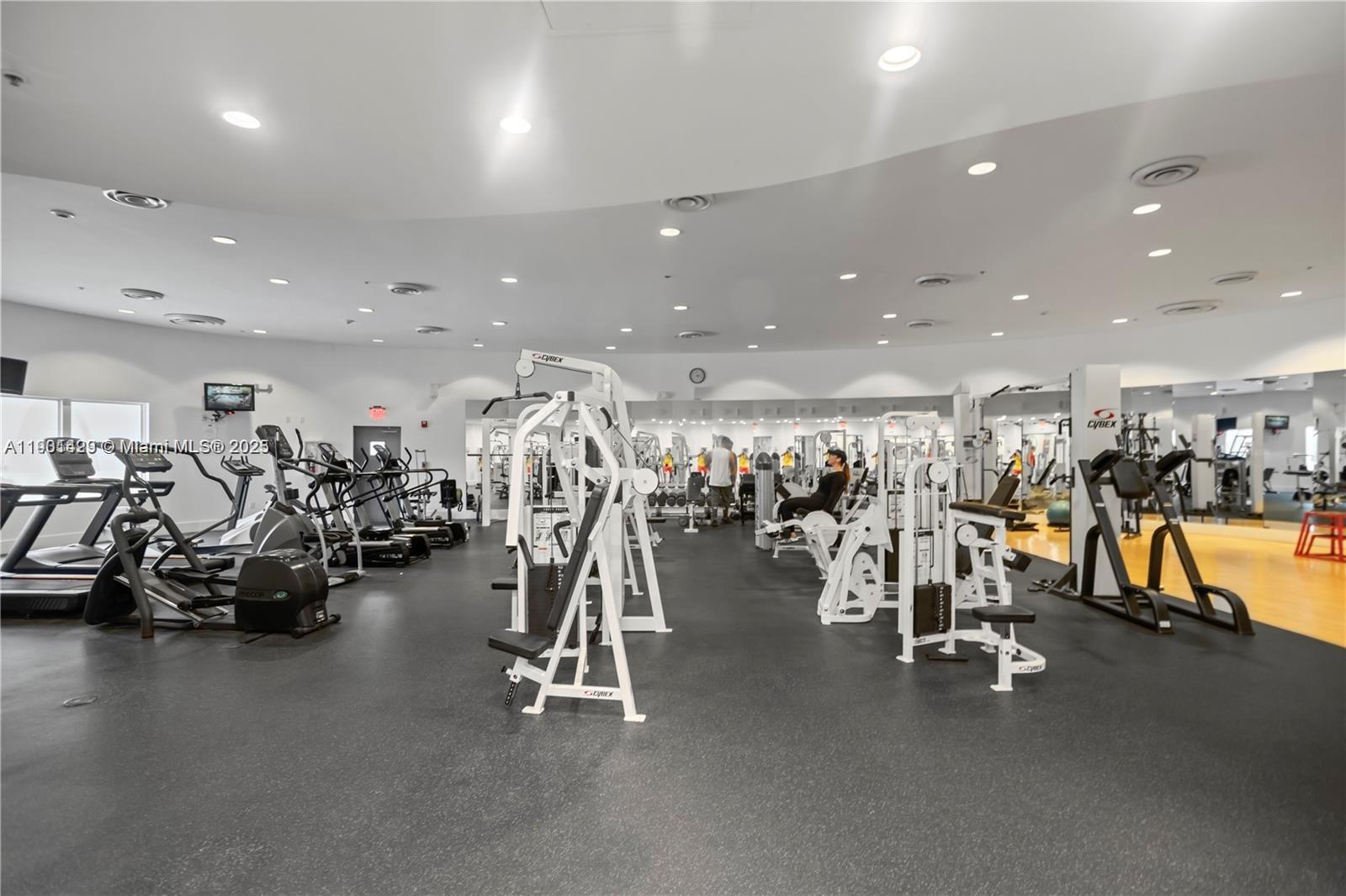 5600 CONDO - Residential Lease