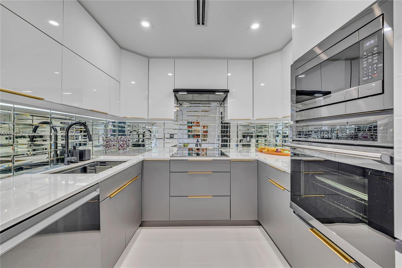 5600 CONDO - Residential Lease