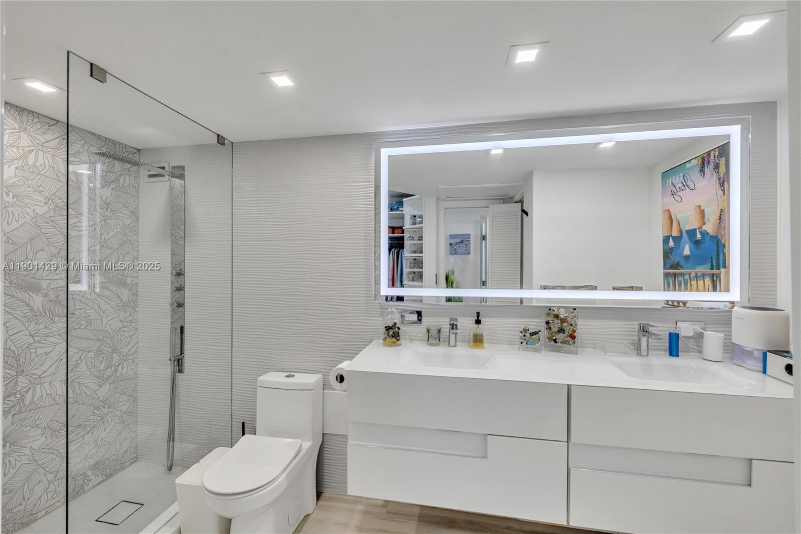 5600 CONDO - Residential Lease