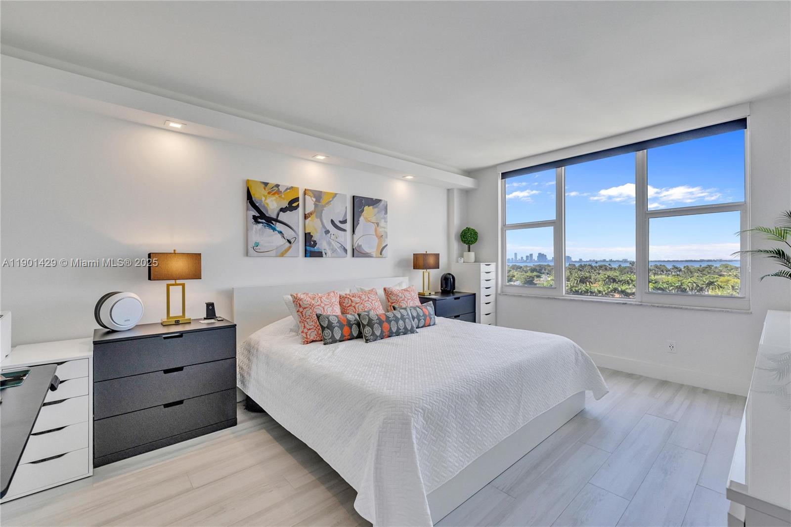 5600 CONDO - Residential Lease