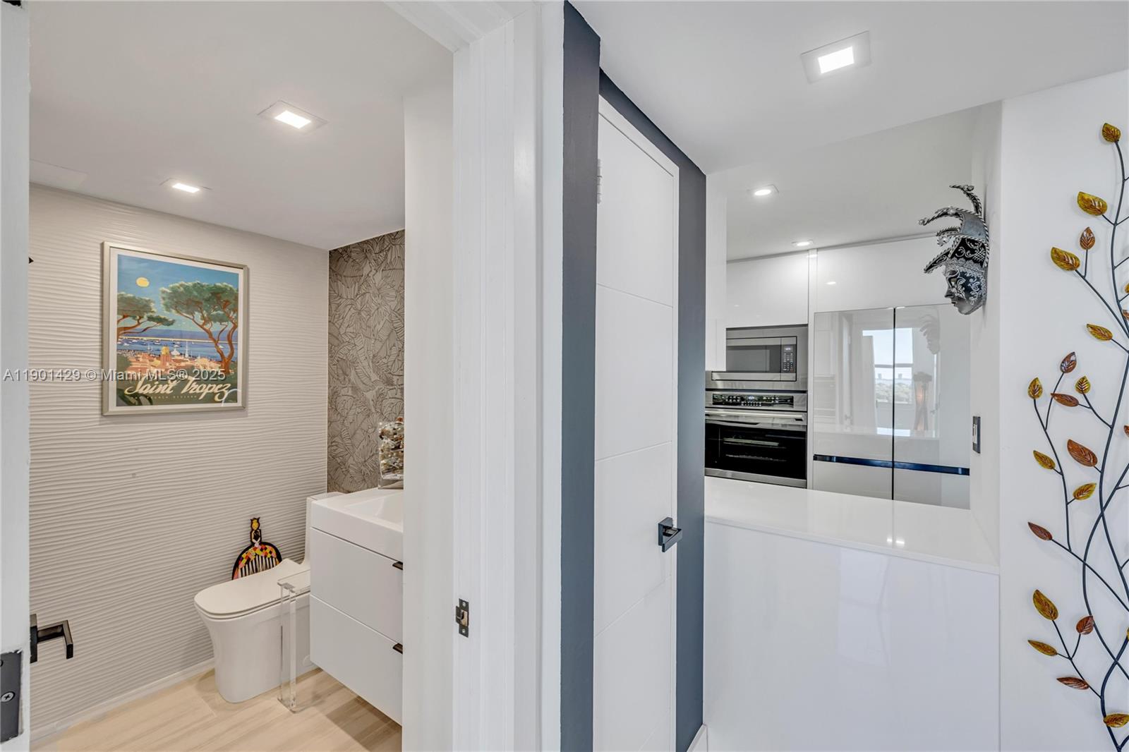 5600 CONDO - Residential Lease