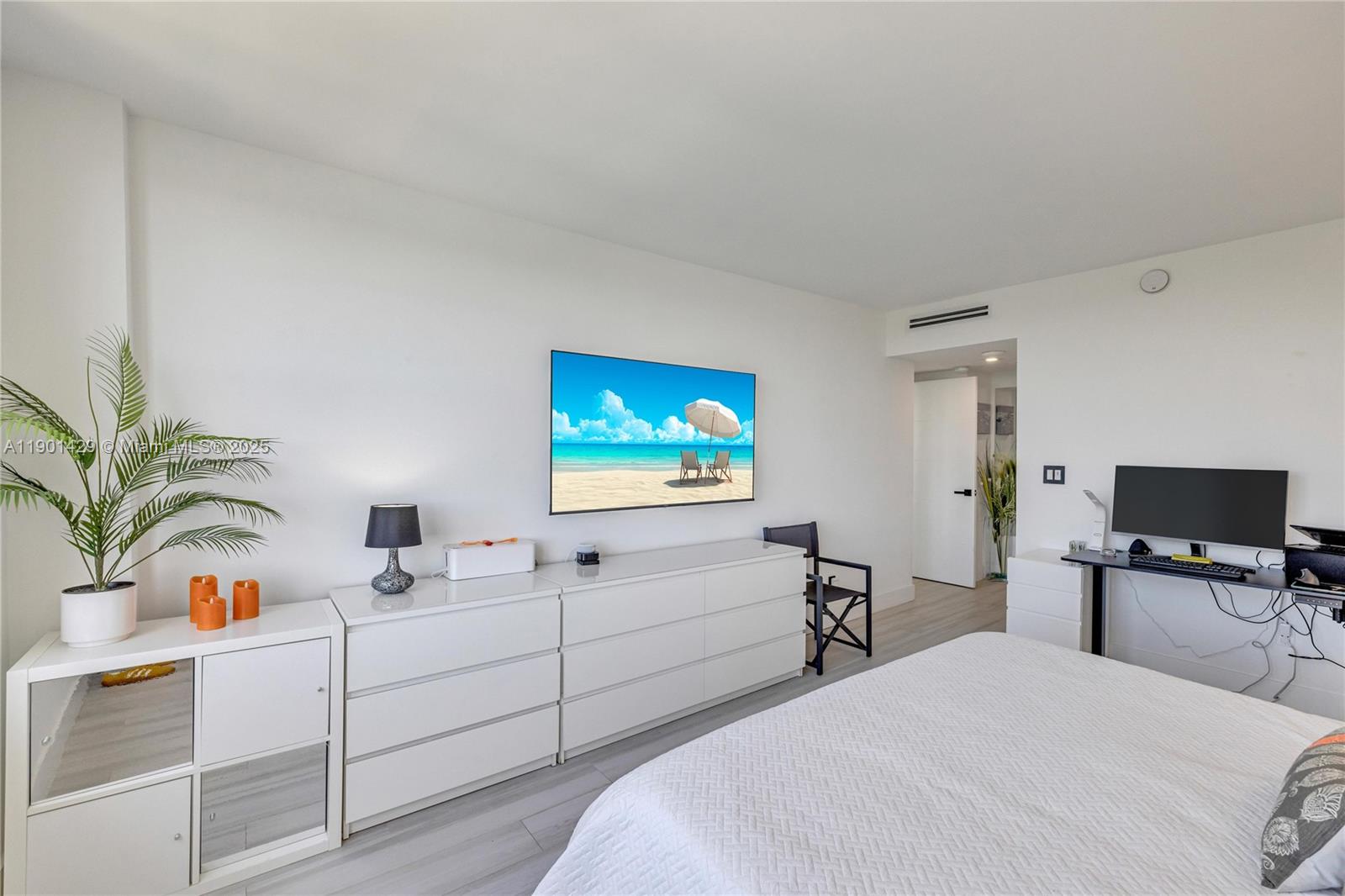 5600 CONDO - Residential Lease