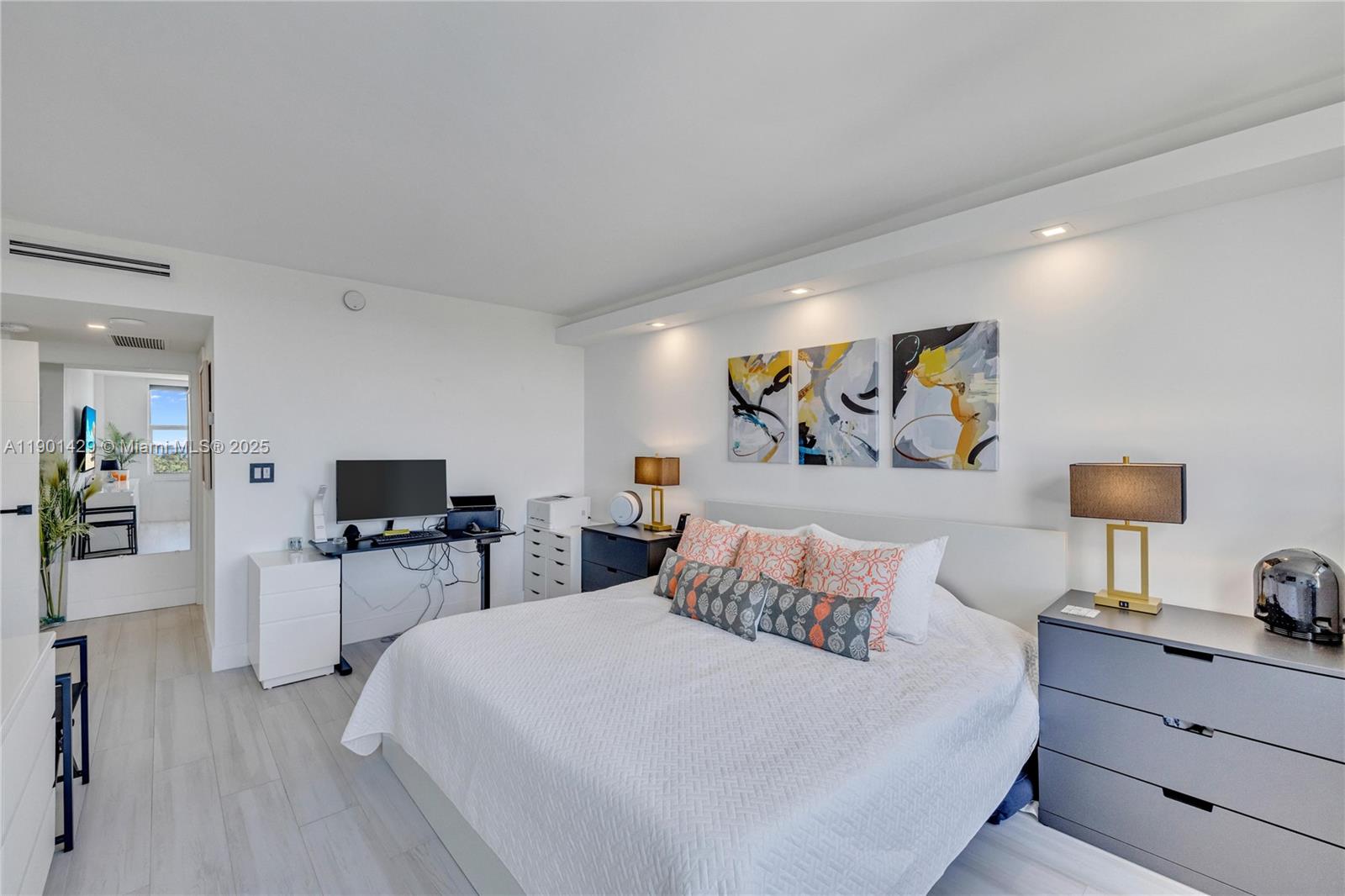 5600 CONDO - Residential Lease