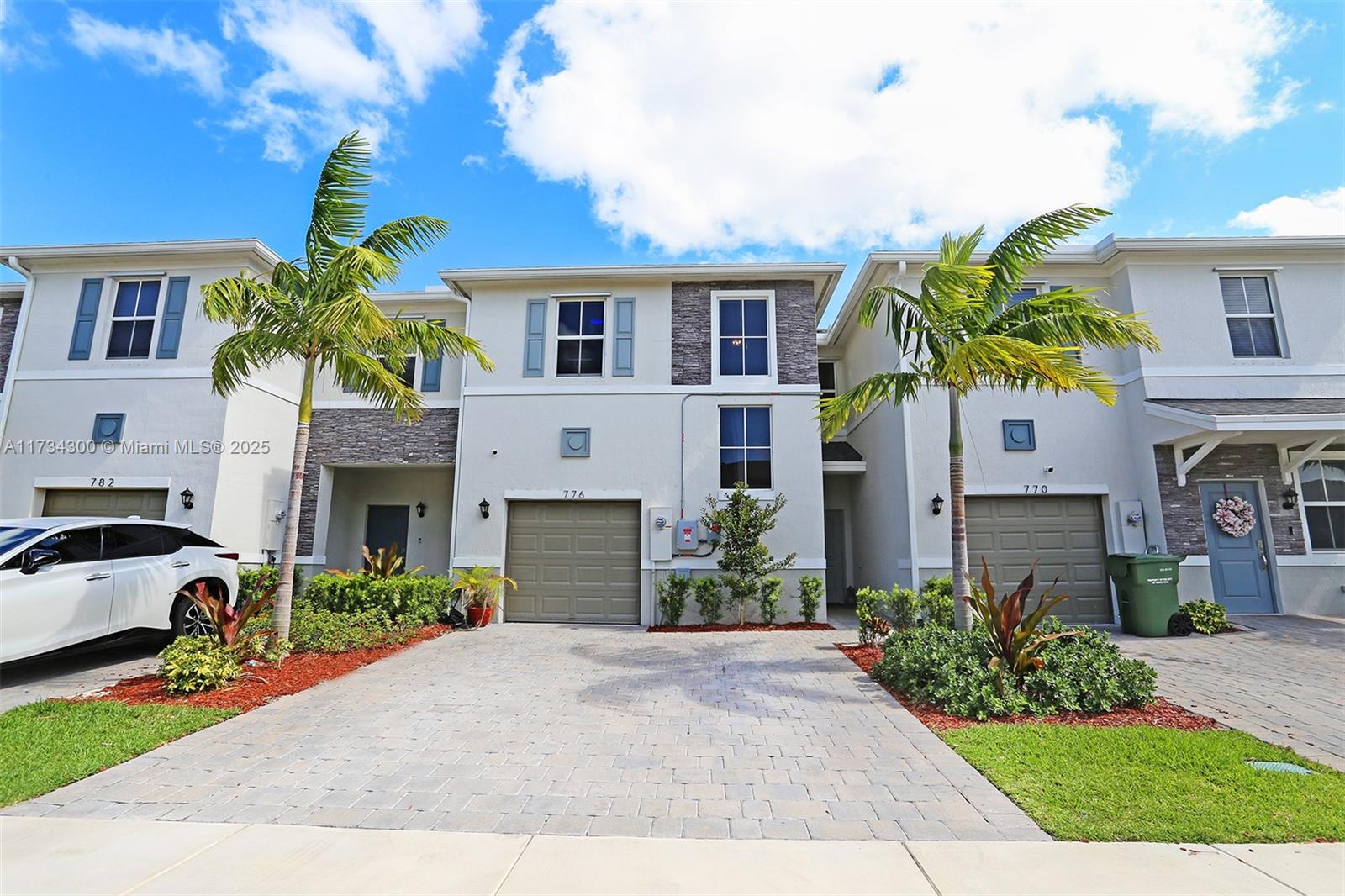 Property for Sale at 776 Se 18th St, Homestead, Miami-Dade County, Florida - Bedrooms: 3 
Bathrooms: 3  - $439,999