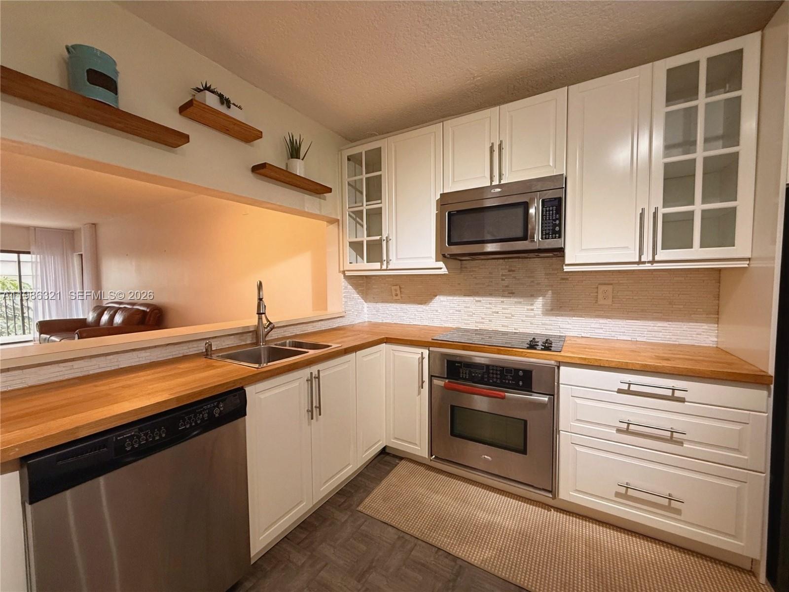 SUMMERTREE VILG CALIF CL - Residential