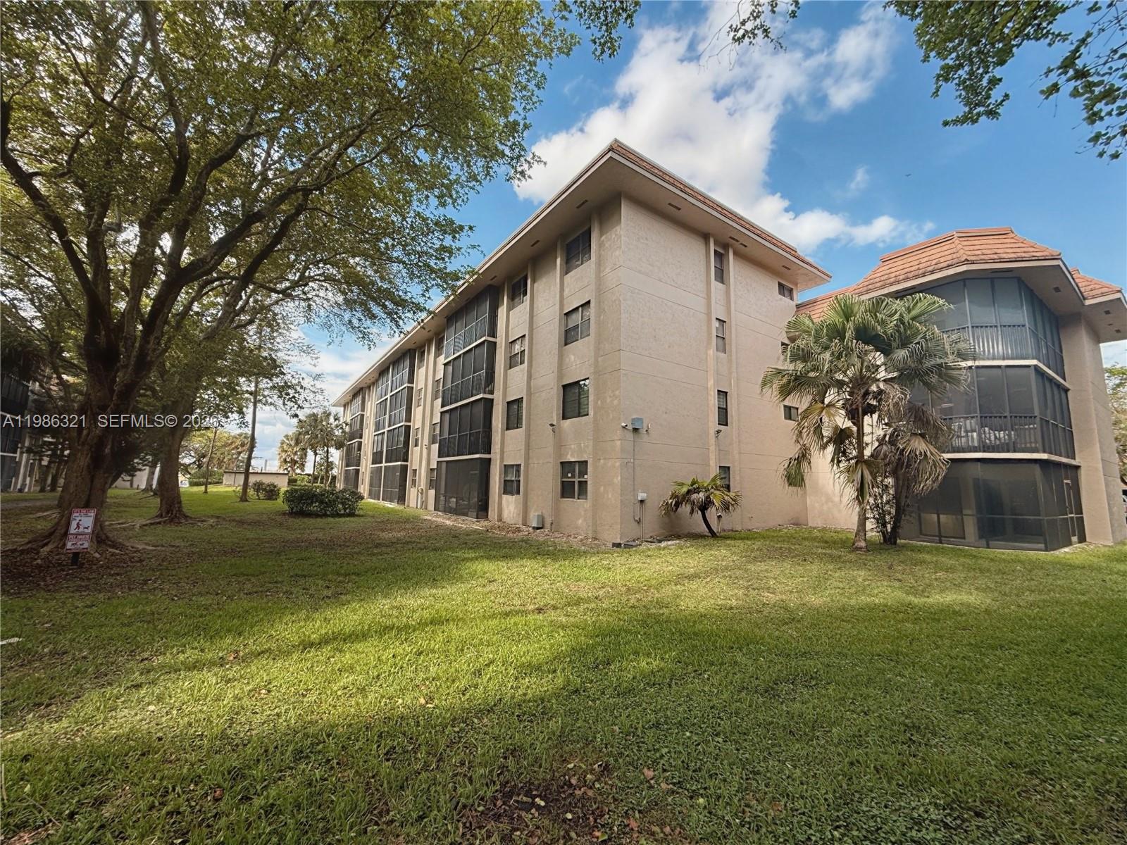 SUMMERTREE VILG CALIF CL - Residential