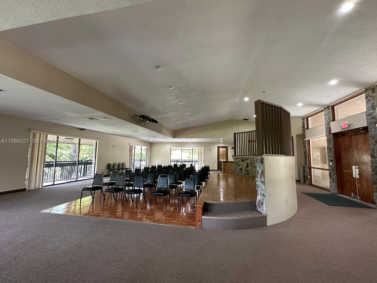 SUMMERTREE VILG CALIF CL - Residential