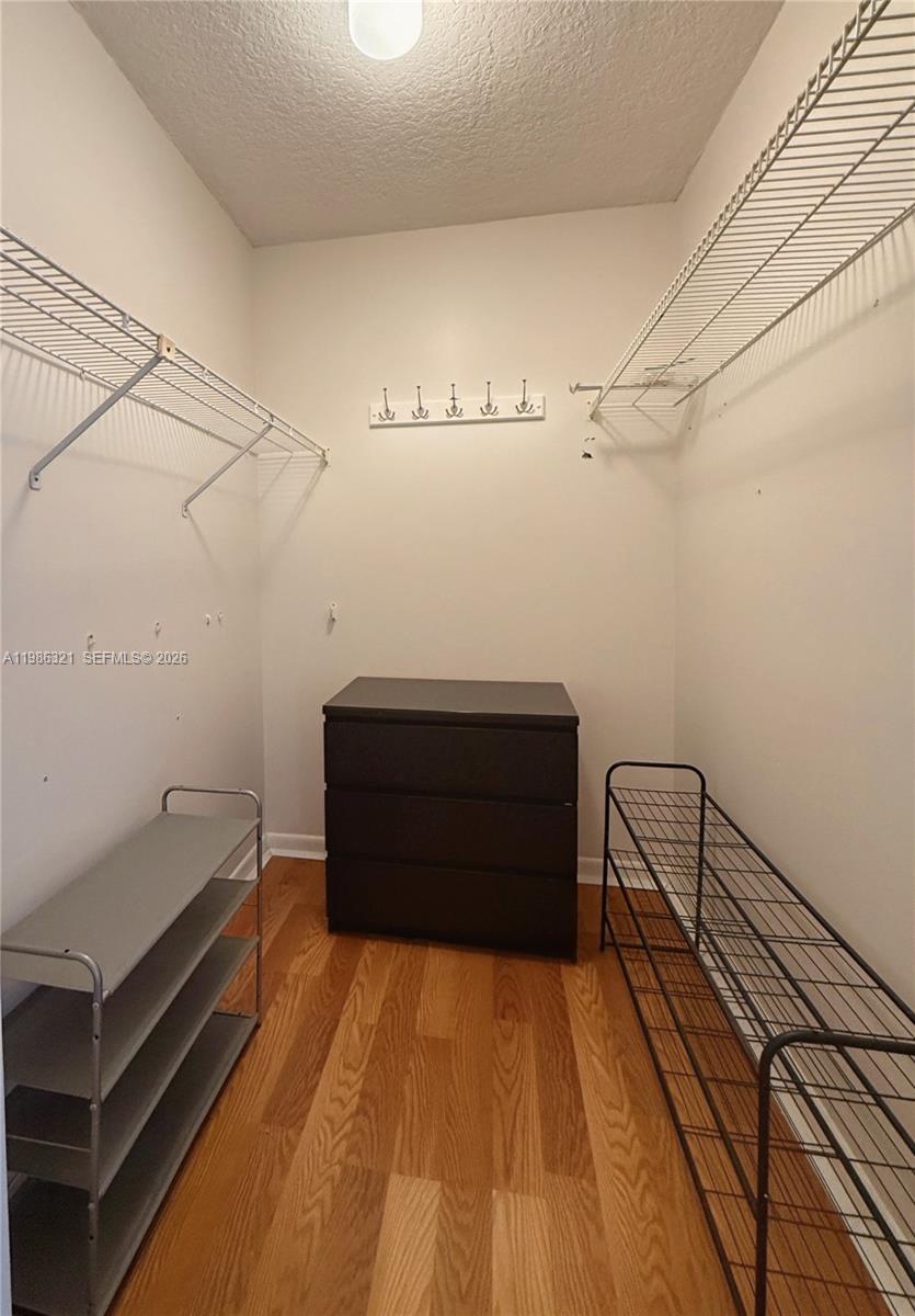 SUMMERTREE VILG CALIF CL - Residential