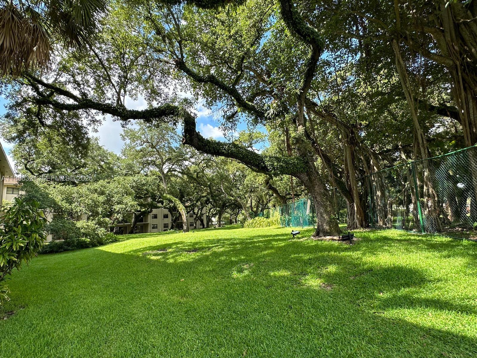 SUMMERTREE VILG CALIF CL - Residential