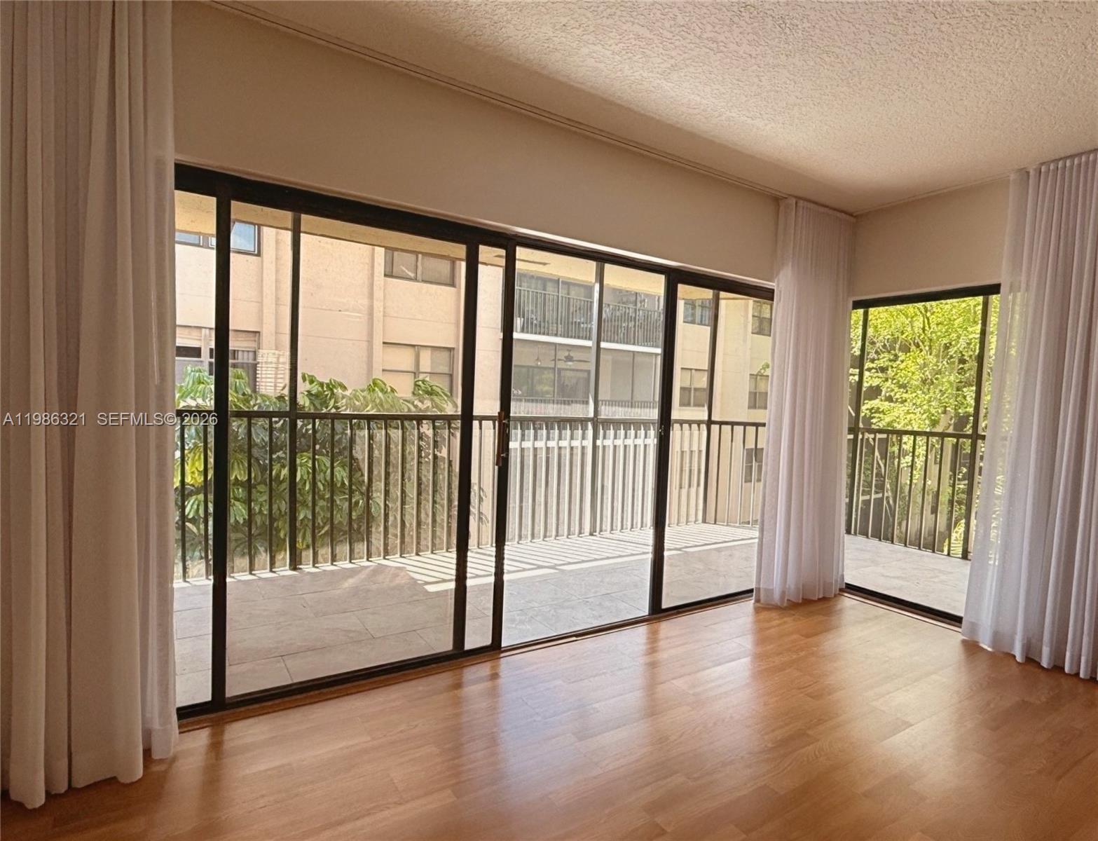 SUMMERTREE VILG CALIF CL - Residential