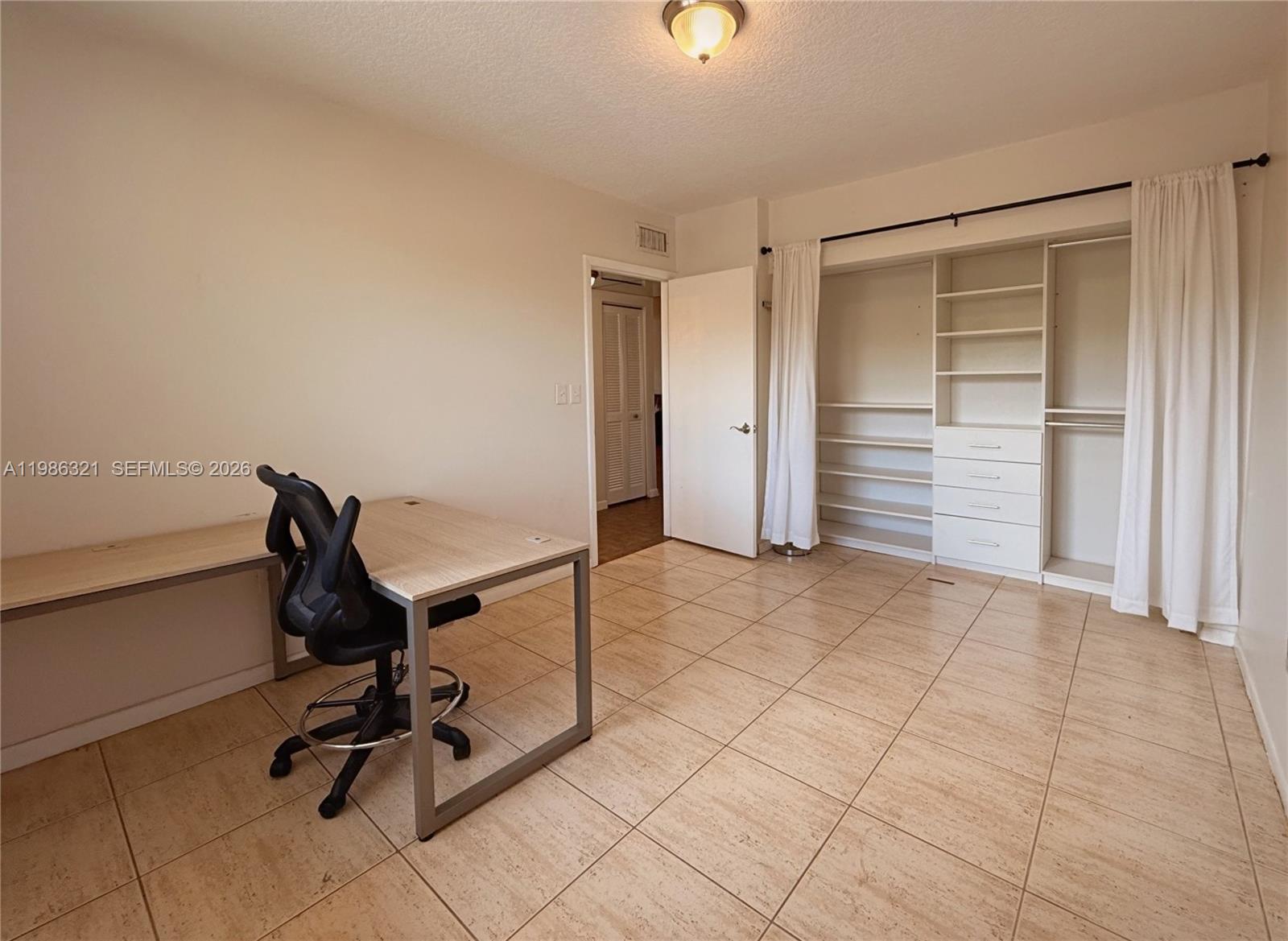 SUMMERTREE VILG CALIF CL - Residential