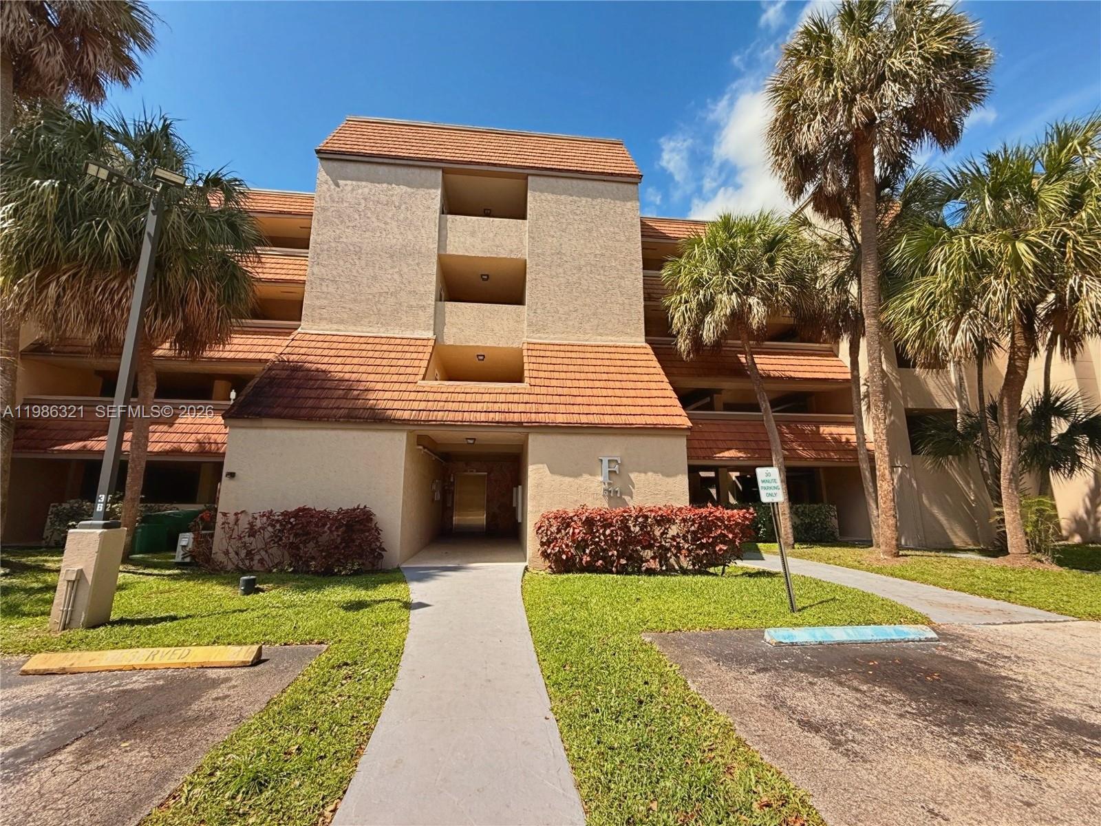 SUMMERTREE VILG CALIF CL - Residential