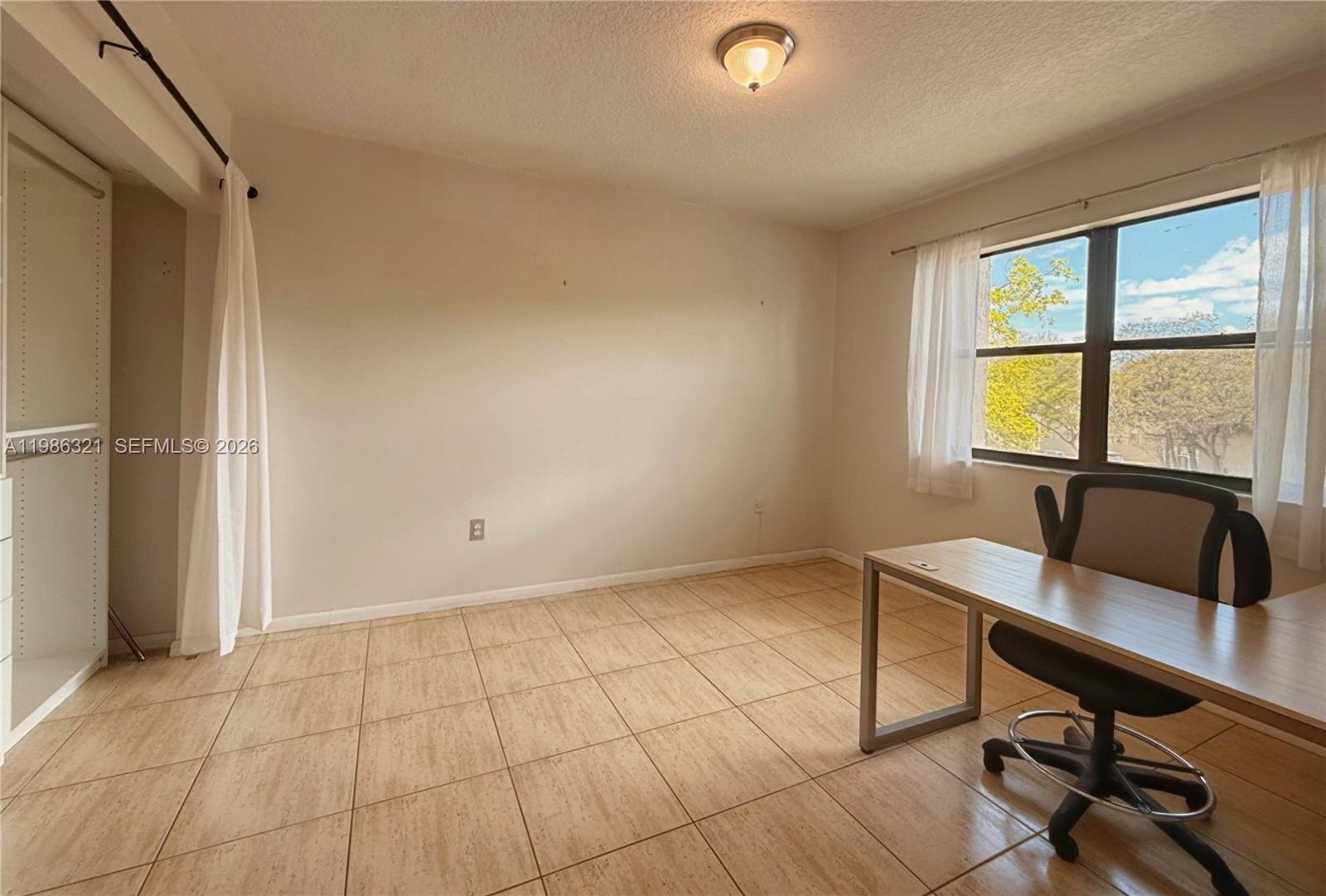 SUMMERTREE VILG CALIF CL - Residential