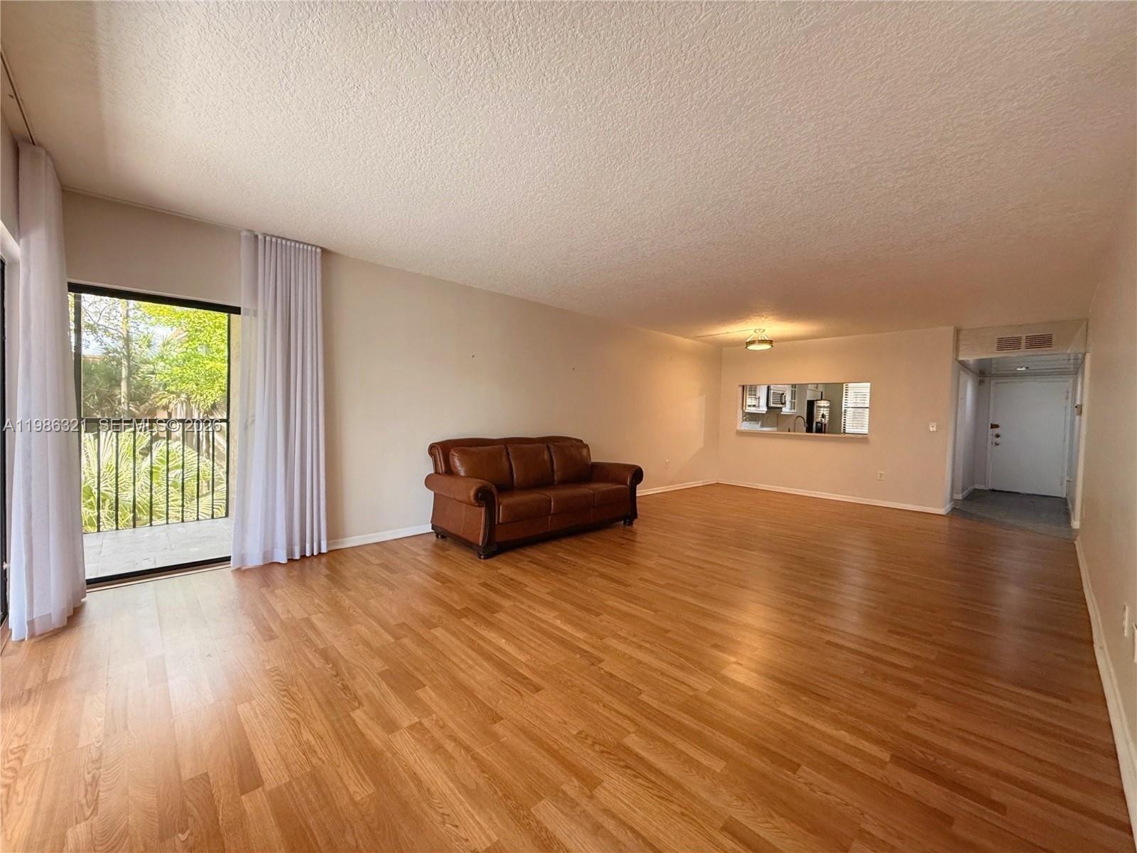 SUMMERTREE VILG CALIF CL - Residential