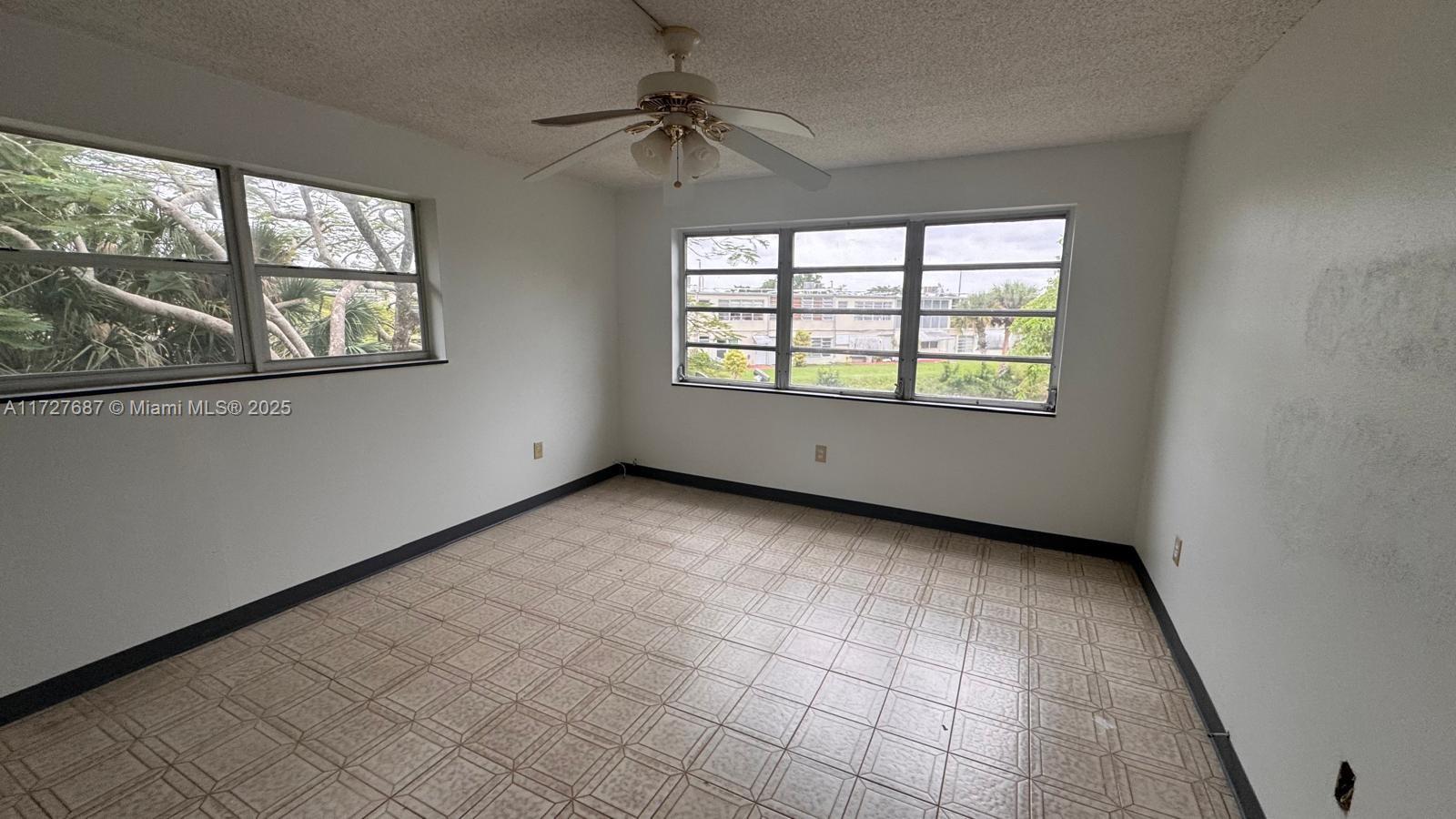 RO-MONT SOUTH CONDO E - Residential