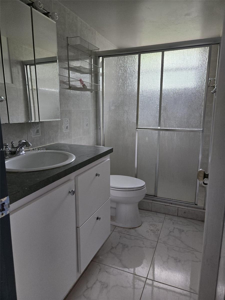 RO-MONT SOUTH CONDO E - Residential