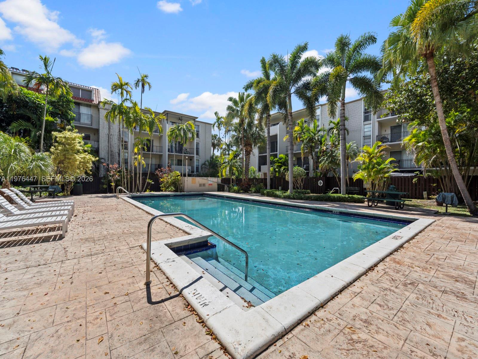 Dadeland Grove - Residential Lease