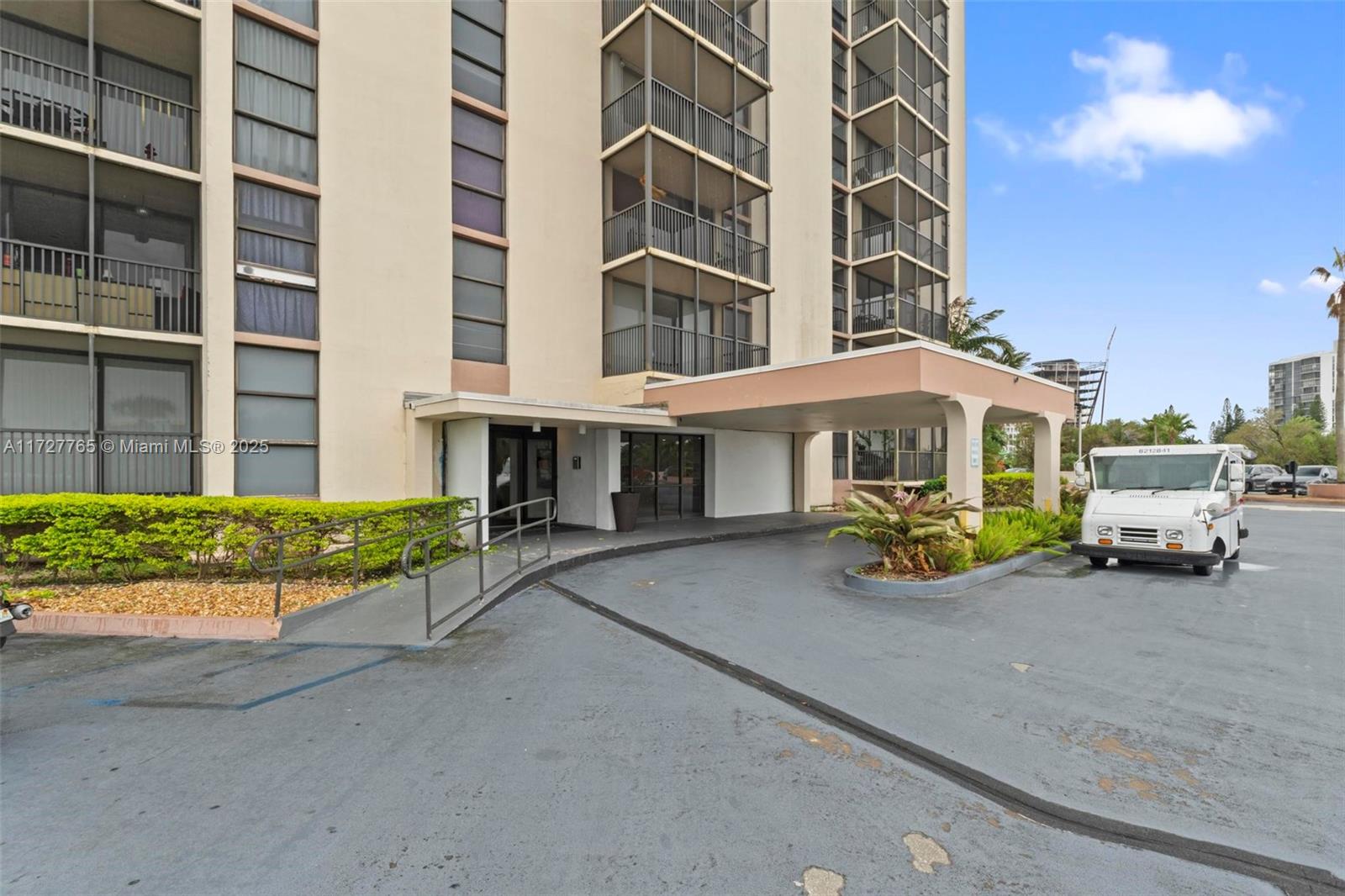 CORONADO CONDO- TOWER II - Residential