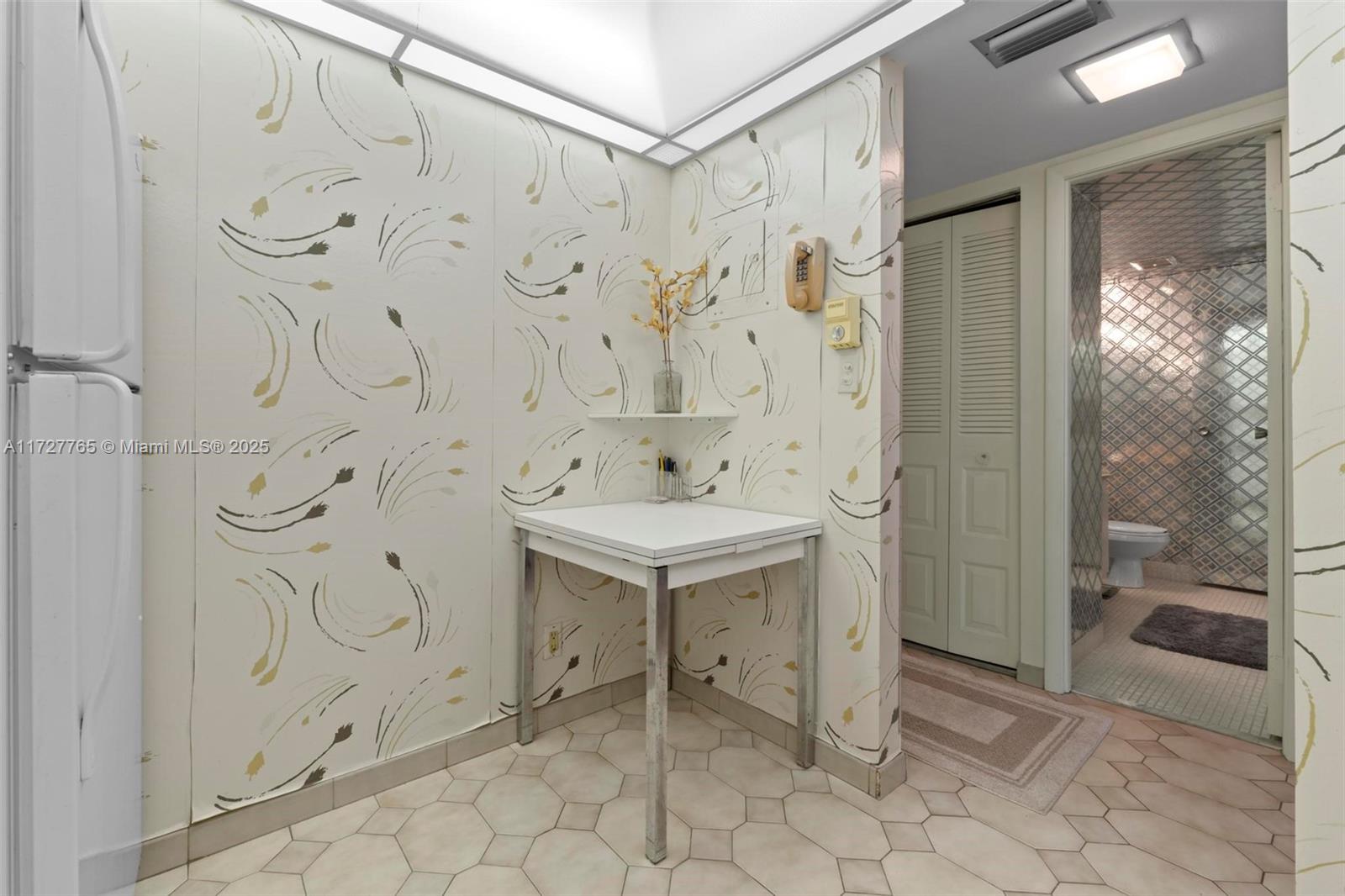 CORONADO CONDO- TOWER II - Residential