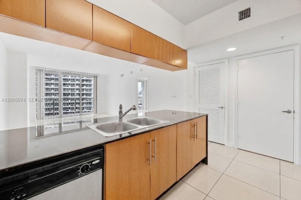 1750 N Bayshore Dr 1504