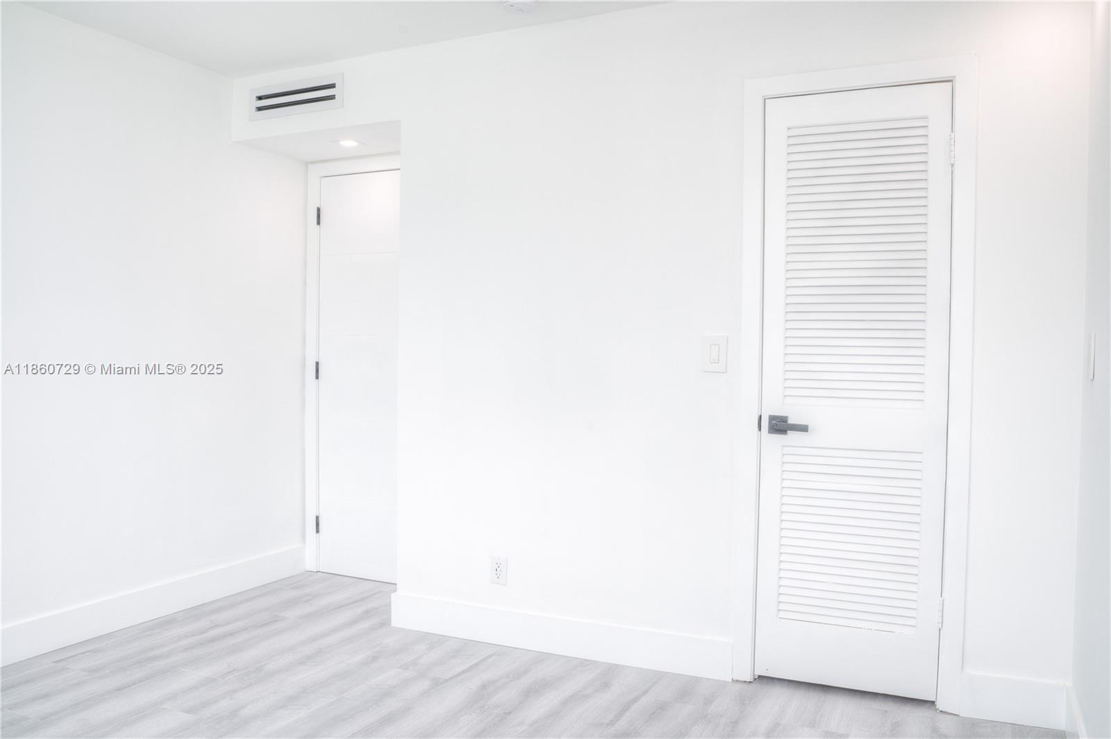 TRAFALGAR TOWERS CONDO - Residential