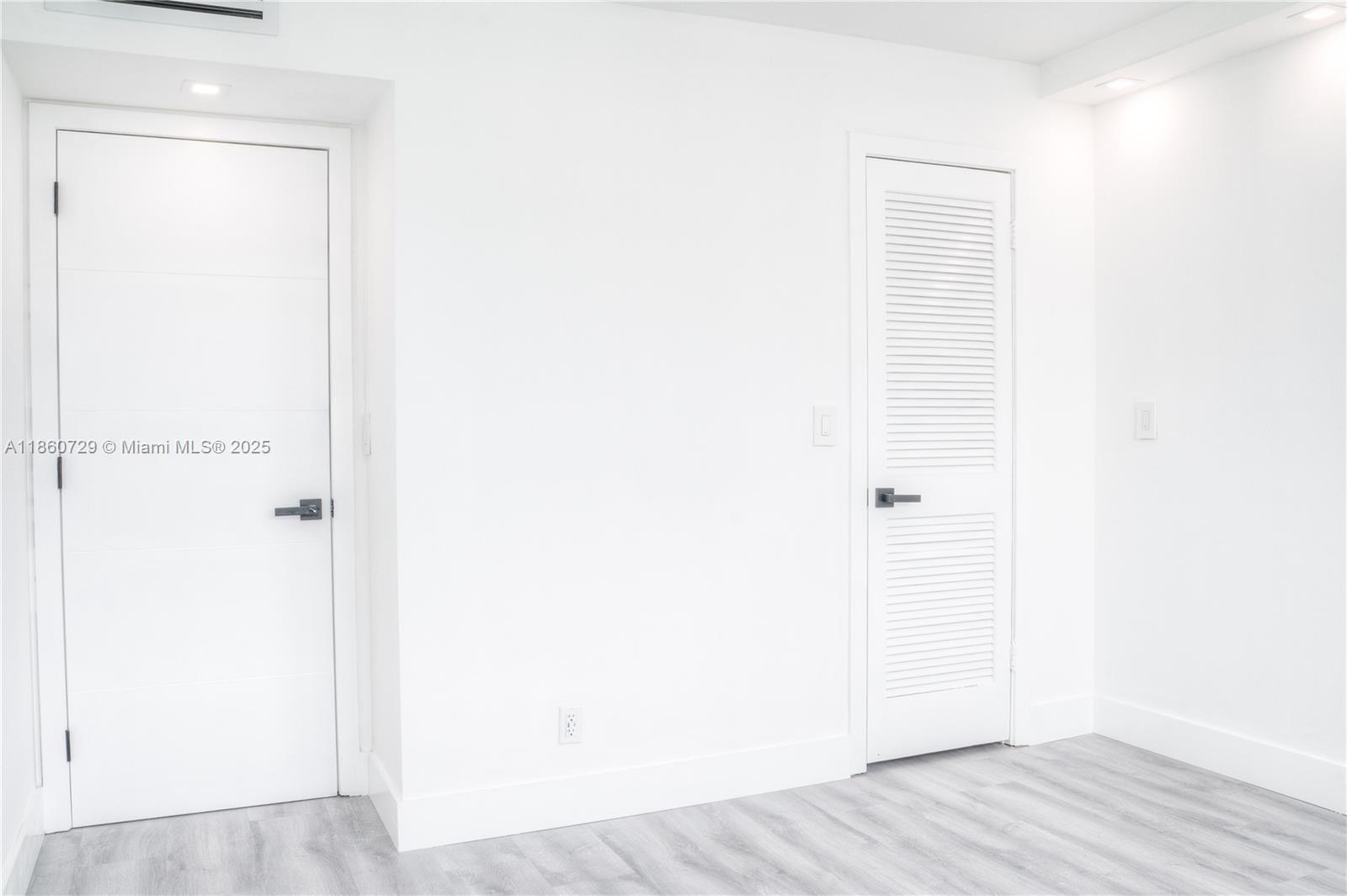 TRAFALGAR TOWERS CONDO - Residential