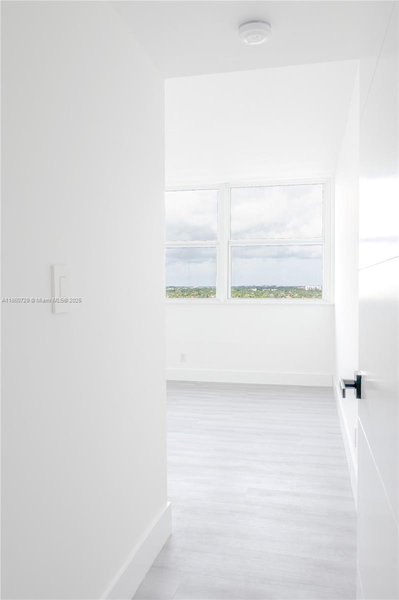 TRAFALGAR TOWERS CONDO - Residential