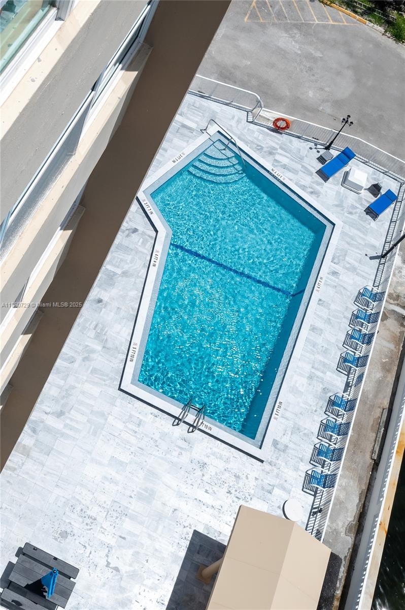 TRAFALGAR TOWERS CONDO - Residential