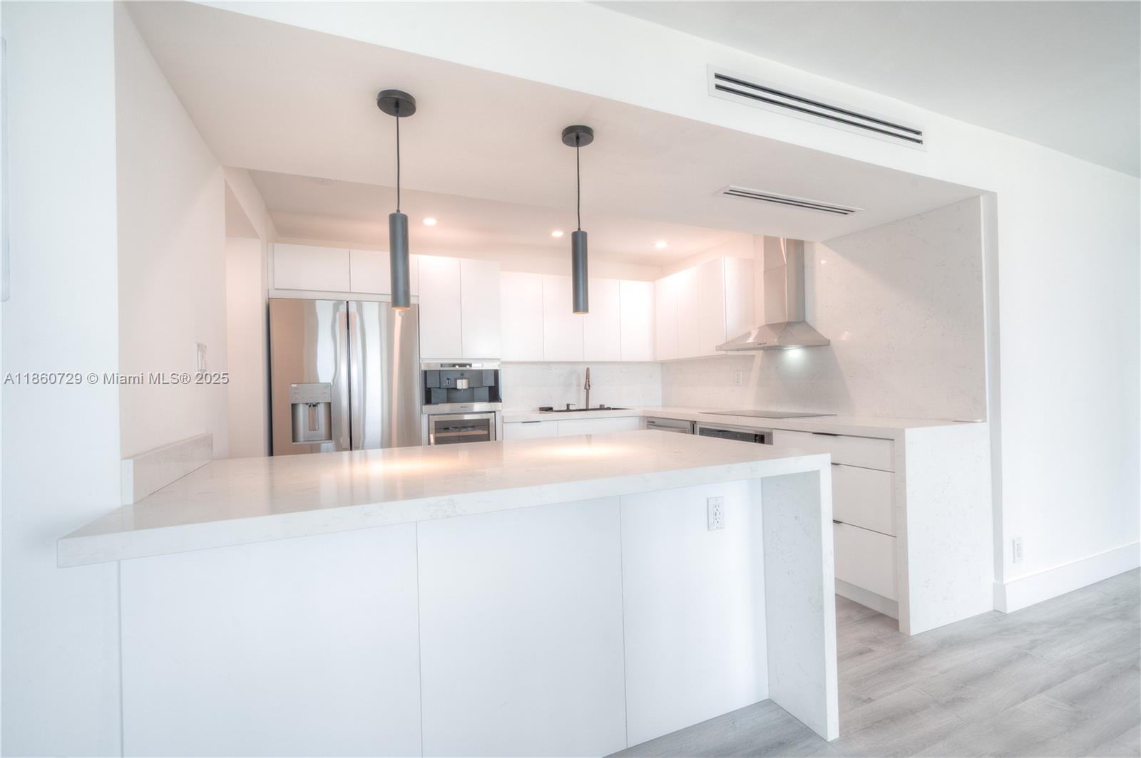 TRAFALGAR TOWERS CONDO - Residential