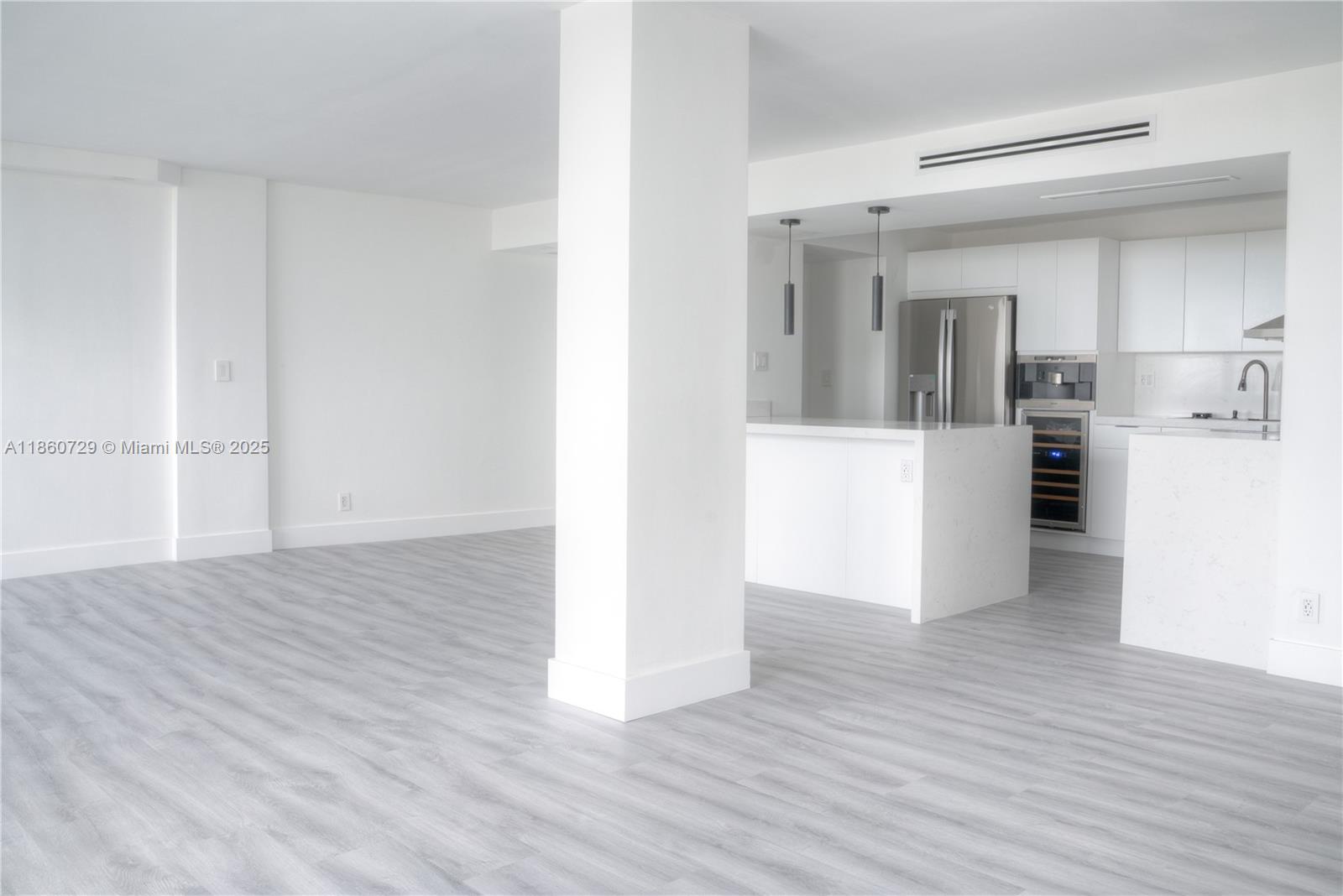 TRAFALGAR TOWERS CONDO - Residential