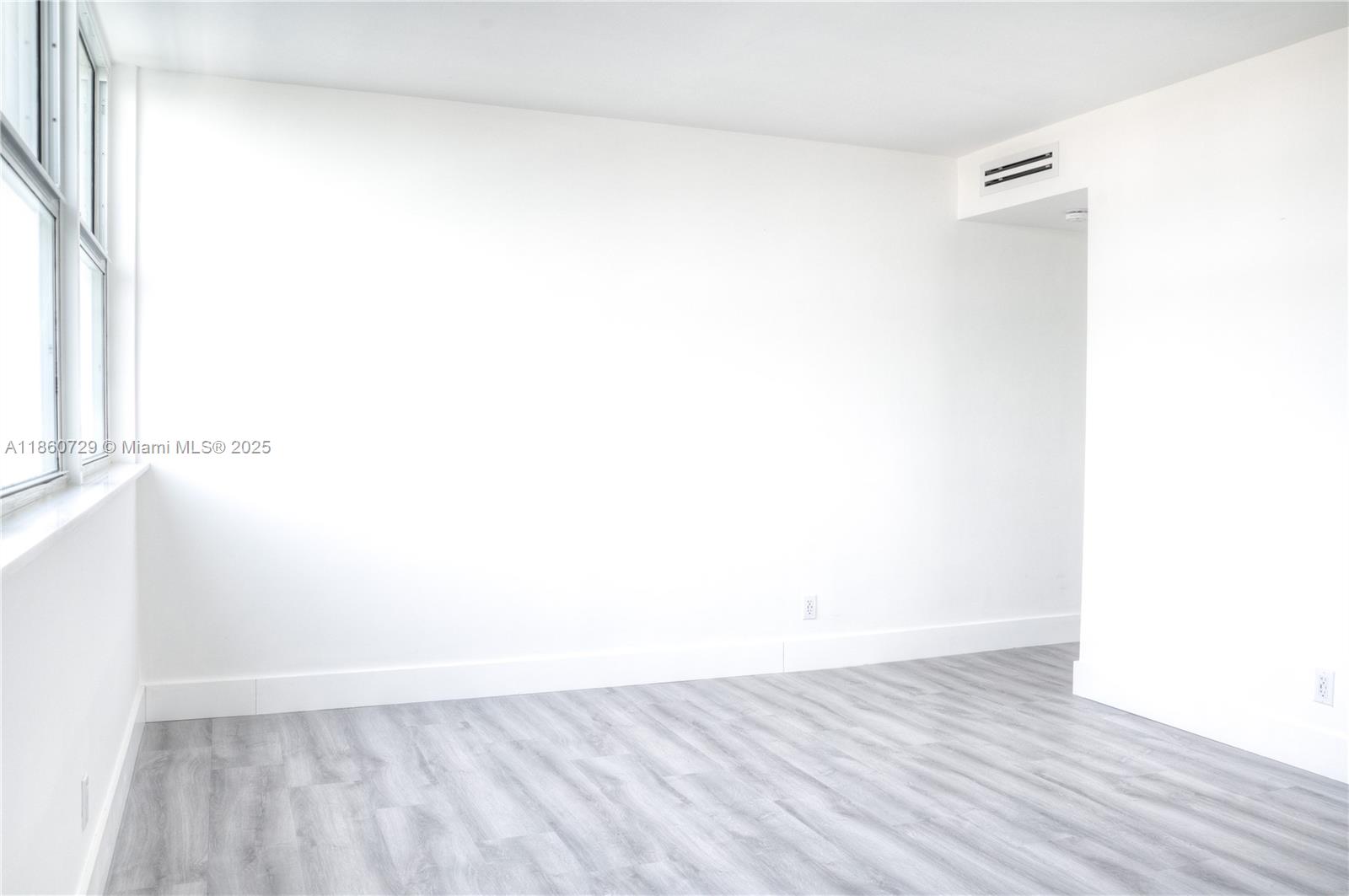 TRAFALGAR TOWERS CONDO - Residential