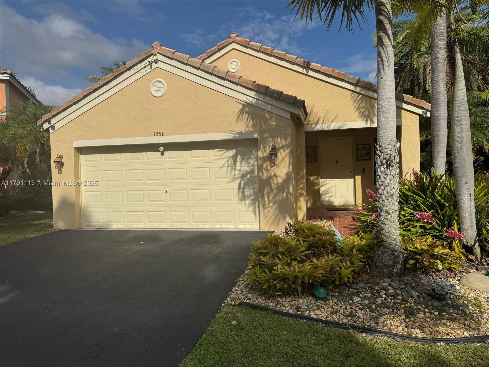 Rental Property at 1258 Sabal Trl 1258, Weston, Broward County, Florida - Bedrooms: 3 
Bathrooms: 2  - $4,000 MO.