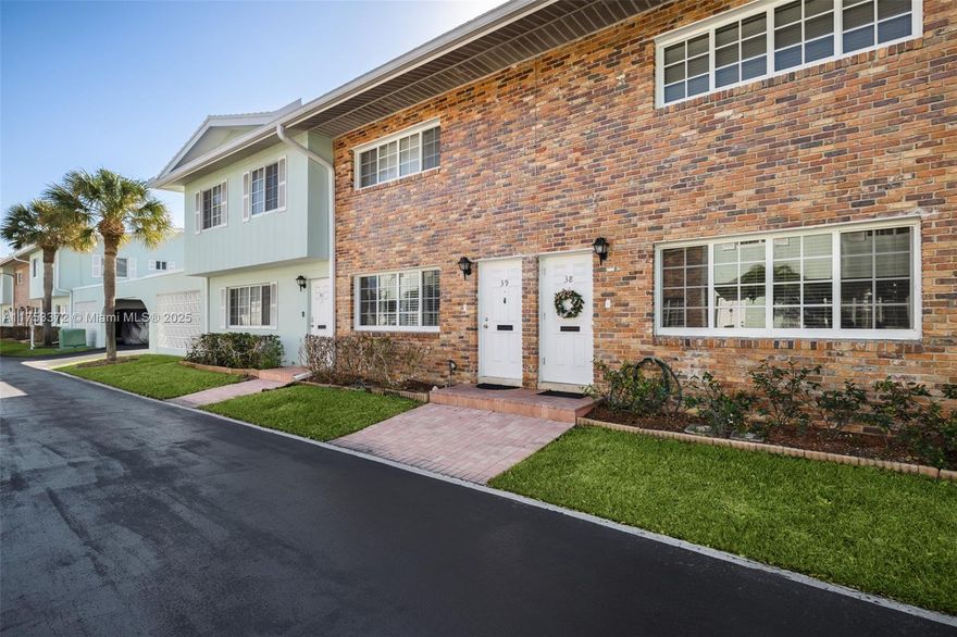 Experience the ease of coastal living in Lauderdale by the Seas with this inviting townhouse, ideally located just steps from the beach and a delightful selection of restaurants. This fully furnished home combines comfort with convenience, perfect for those seeking a temporary seaside escape. Available for a 6-month period, it's an ideal choice for enjoying the laid-back beach lifestyle. Embrace this unique opportunity to live in a friendly community, where the charm of the seaside is right at your doorstep. Make the most of this rare chance to enjoy Lauderdale by the Seas at its best.