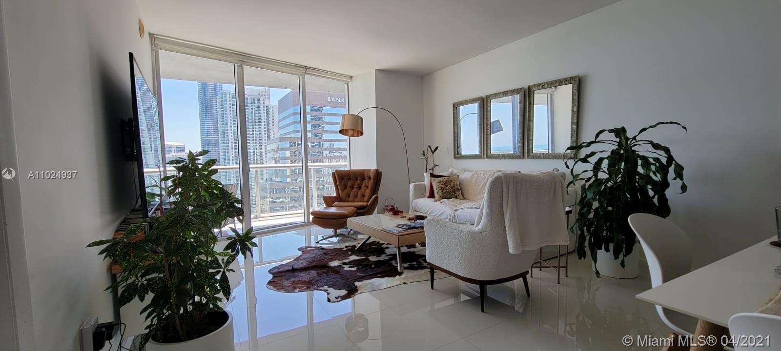 Live in the beautiful most desirable building in Brickell. FURNISHED unit with amazing bay view. This is a 1Bd / 1 Bath unit located at Icon 2 Brickell. King size bedroom, huge balcony and all you need in order to havea great live in the best city ever.
Enjoy 24h concierge and 5-star amennities. Great fine dining restuarants located downstairs. Beautiful spa and an infinity pool. Amenities include state-of-the-art fitness center, saunas, steam rooms, game room, movie theater & doggy areas. The unit comes furnished. 1 parking space assigned. Could be rented without furniture for $3500.