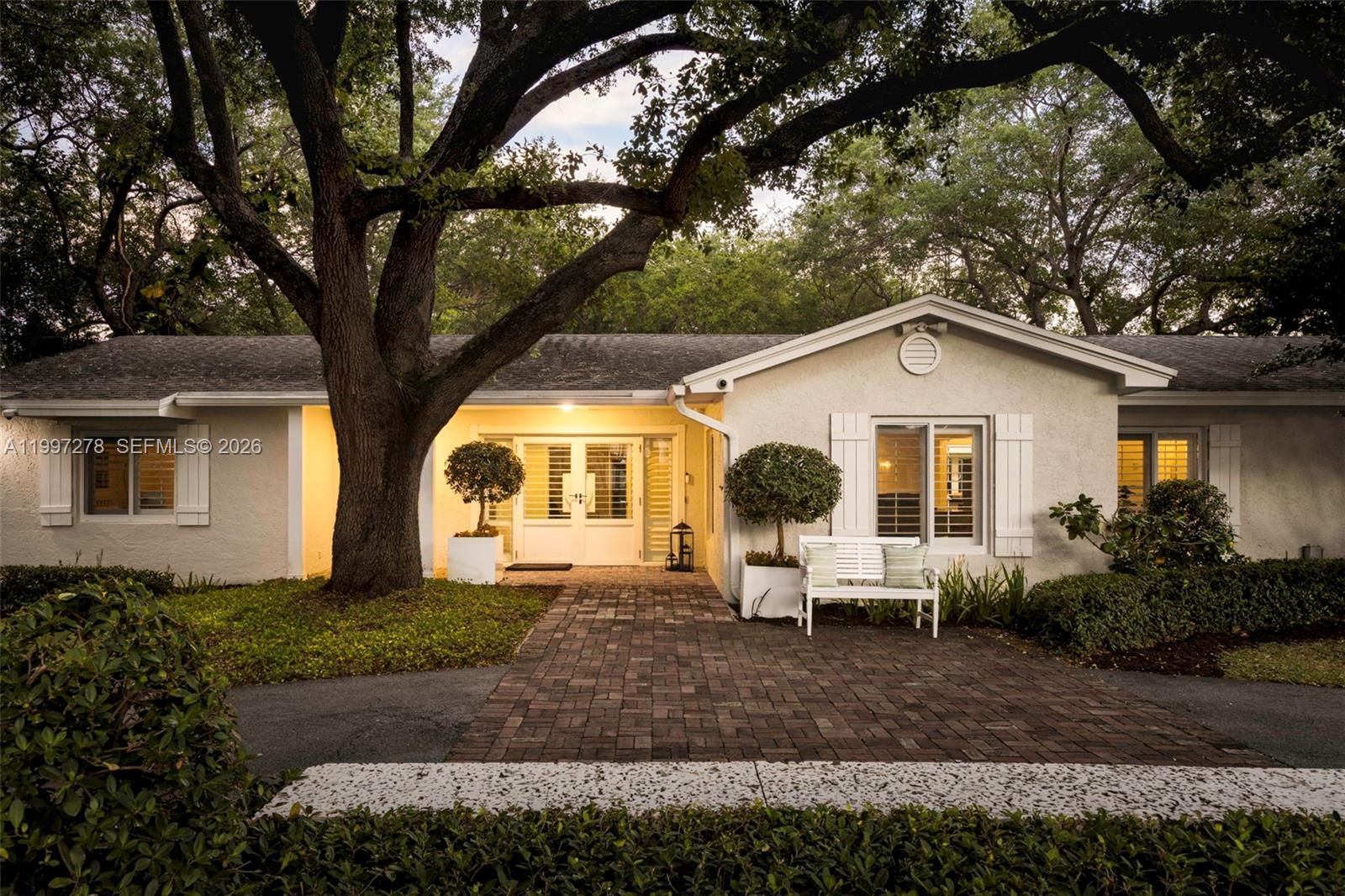 PARIS MANOR EAST - Residential