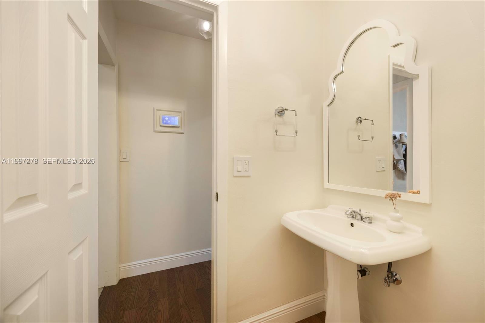 PARIS MANOR EAST - Residential