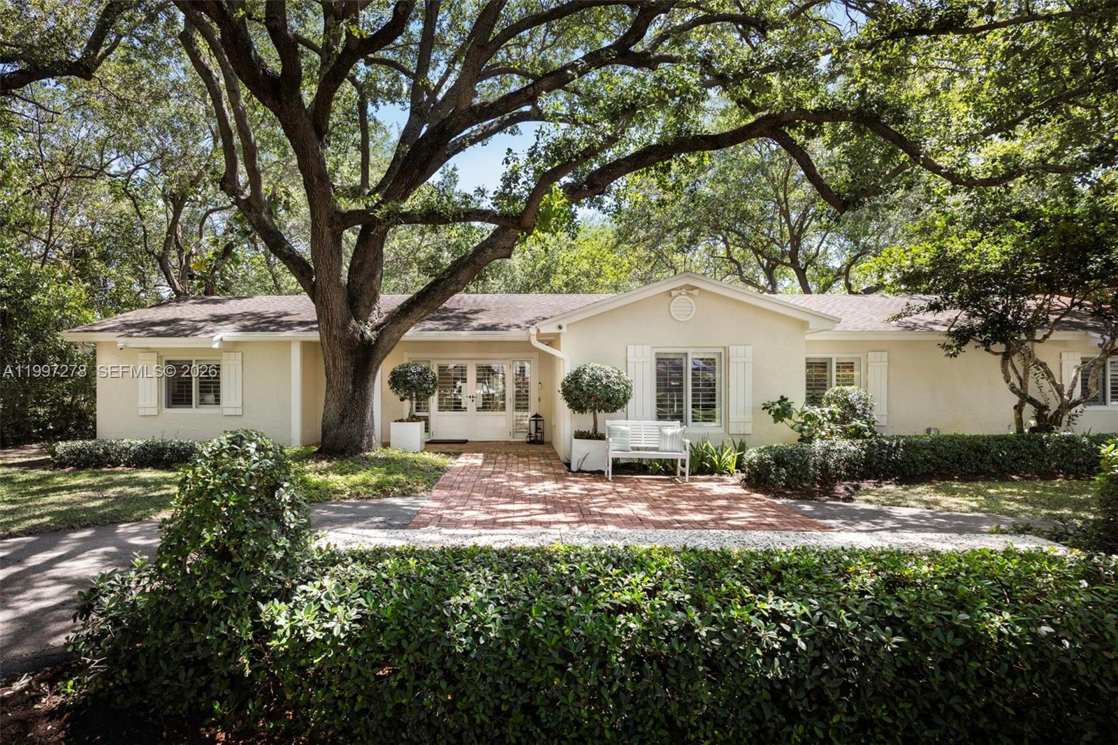 PARIS MANOR EAST - Residential