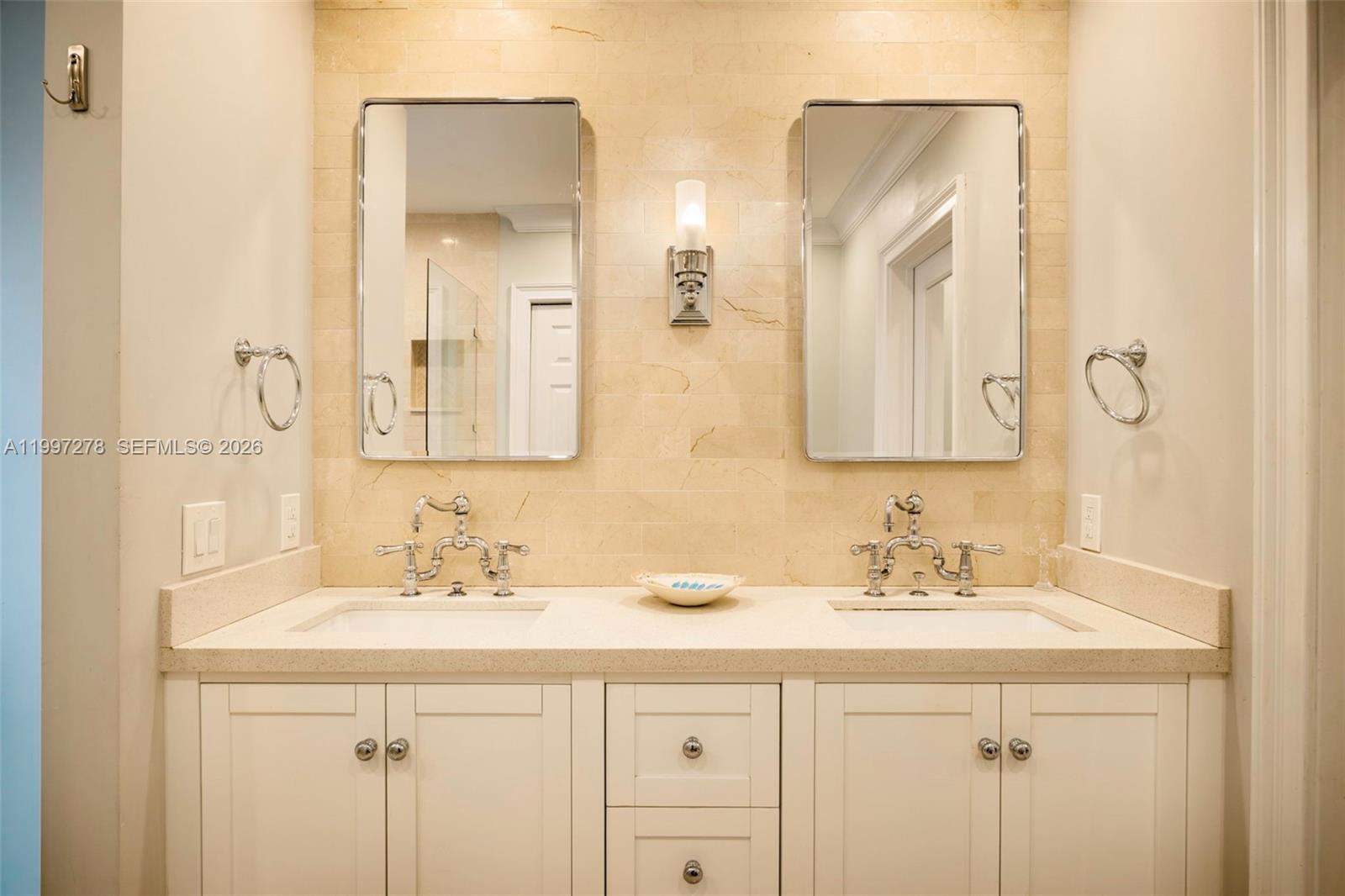 PARIS MANOR EAST - Residential