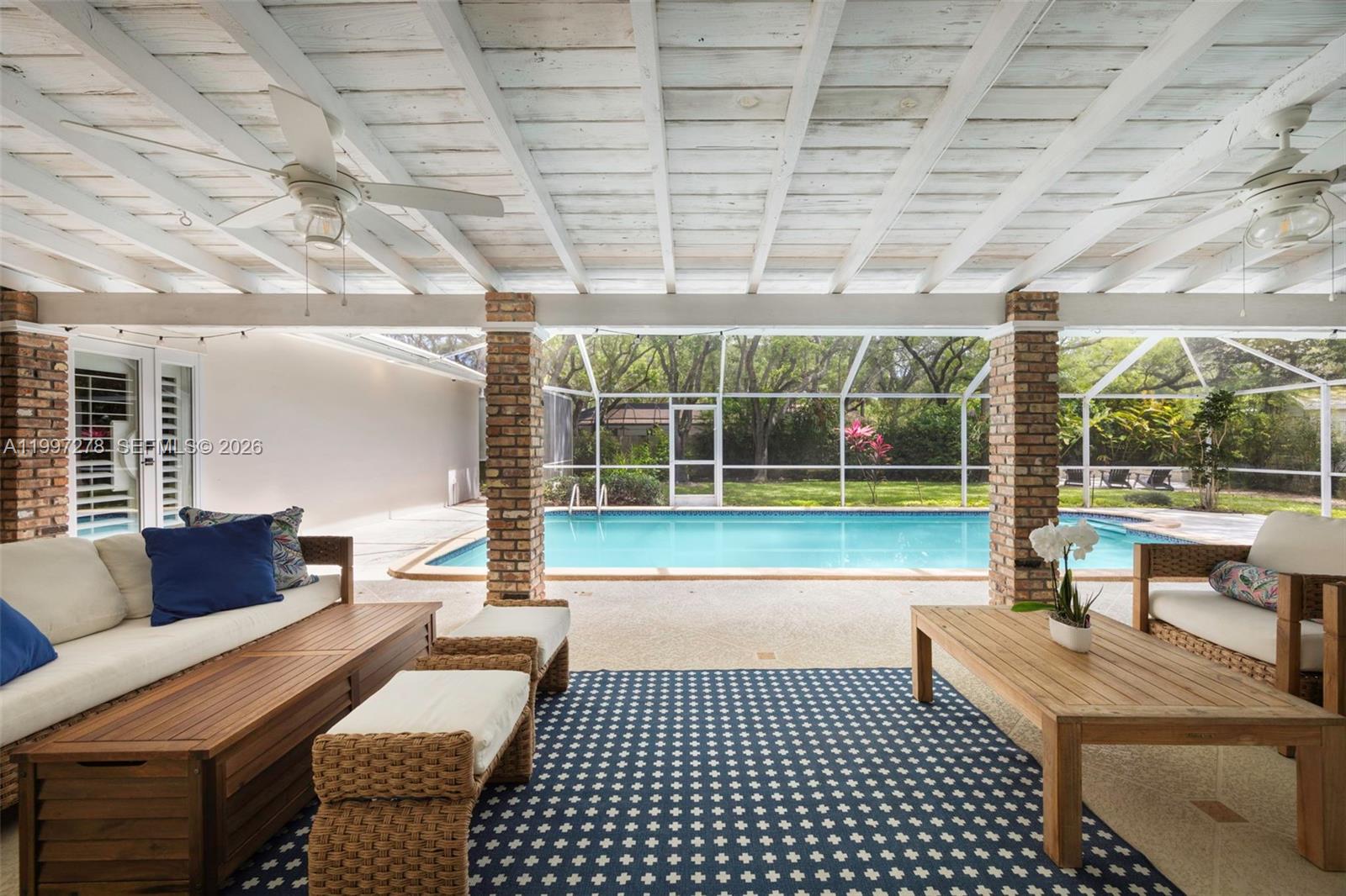 PARIS MANOR EAST - Residential