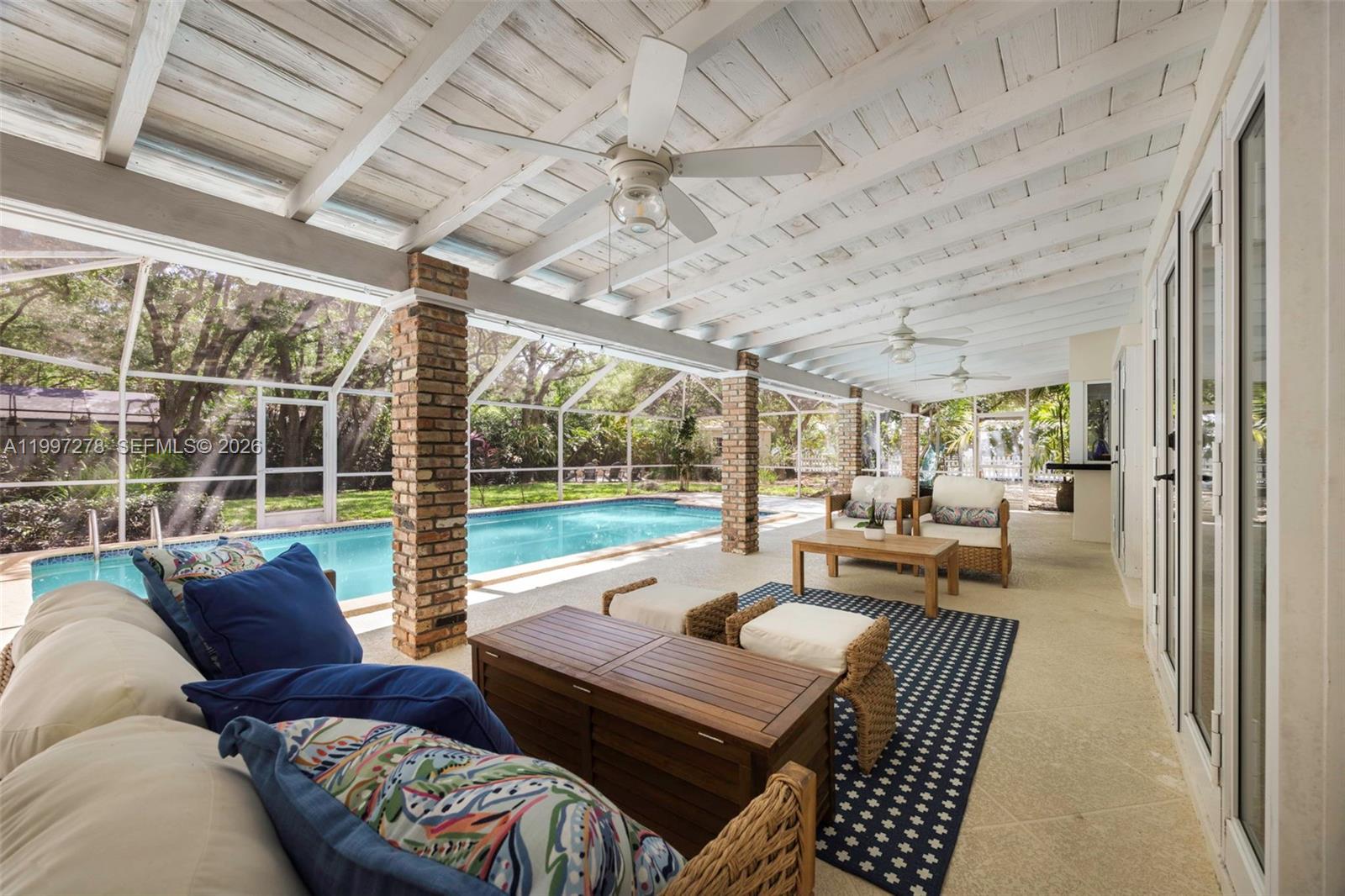 PARIS MANOR EAST - Residential